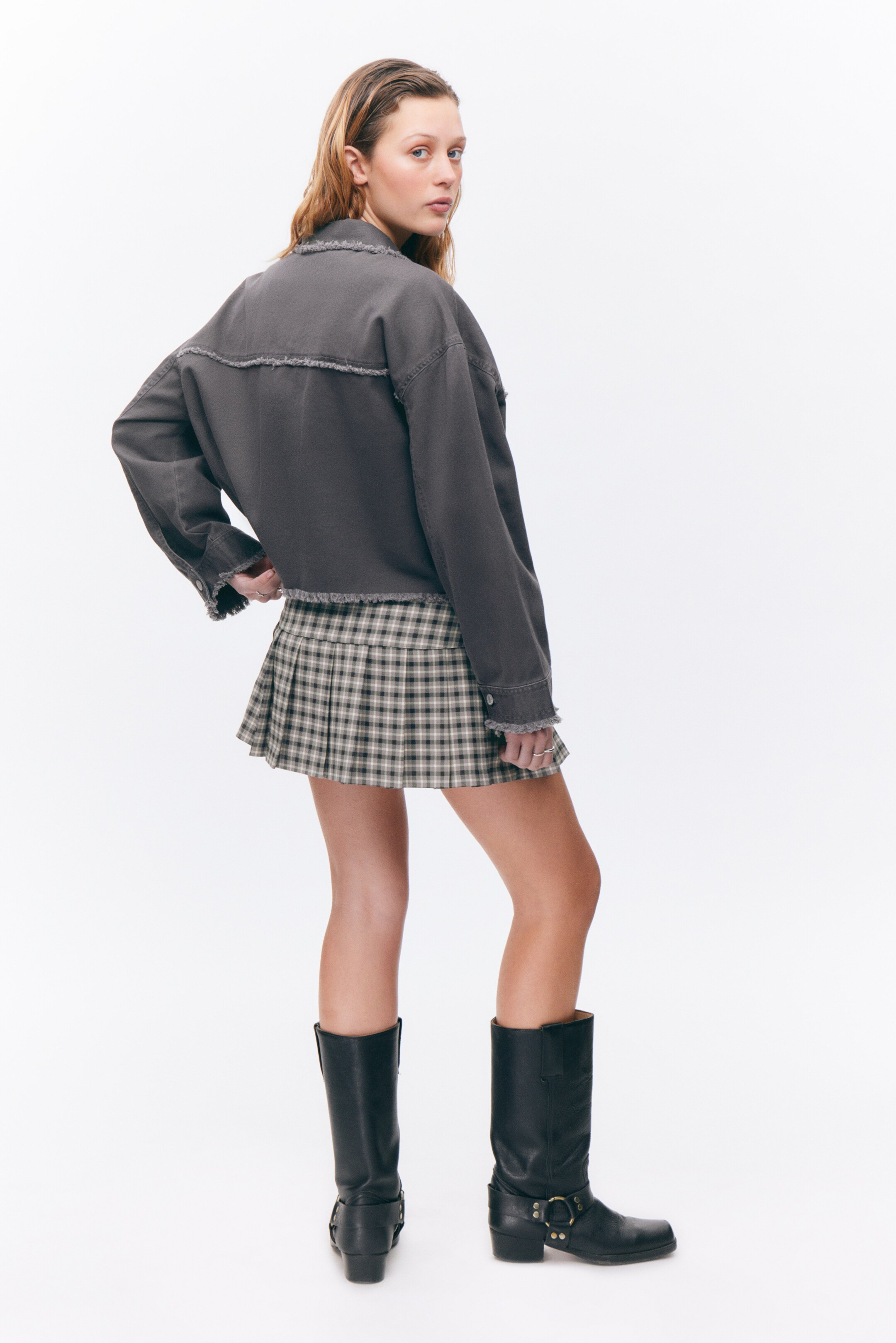 Nagyobb kép megtekintése: Cropped Boxy Twill Jacket - Dark Grey - NŐI | H&M HU 4