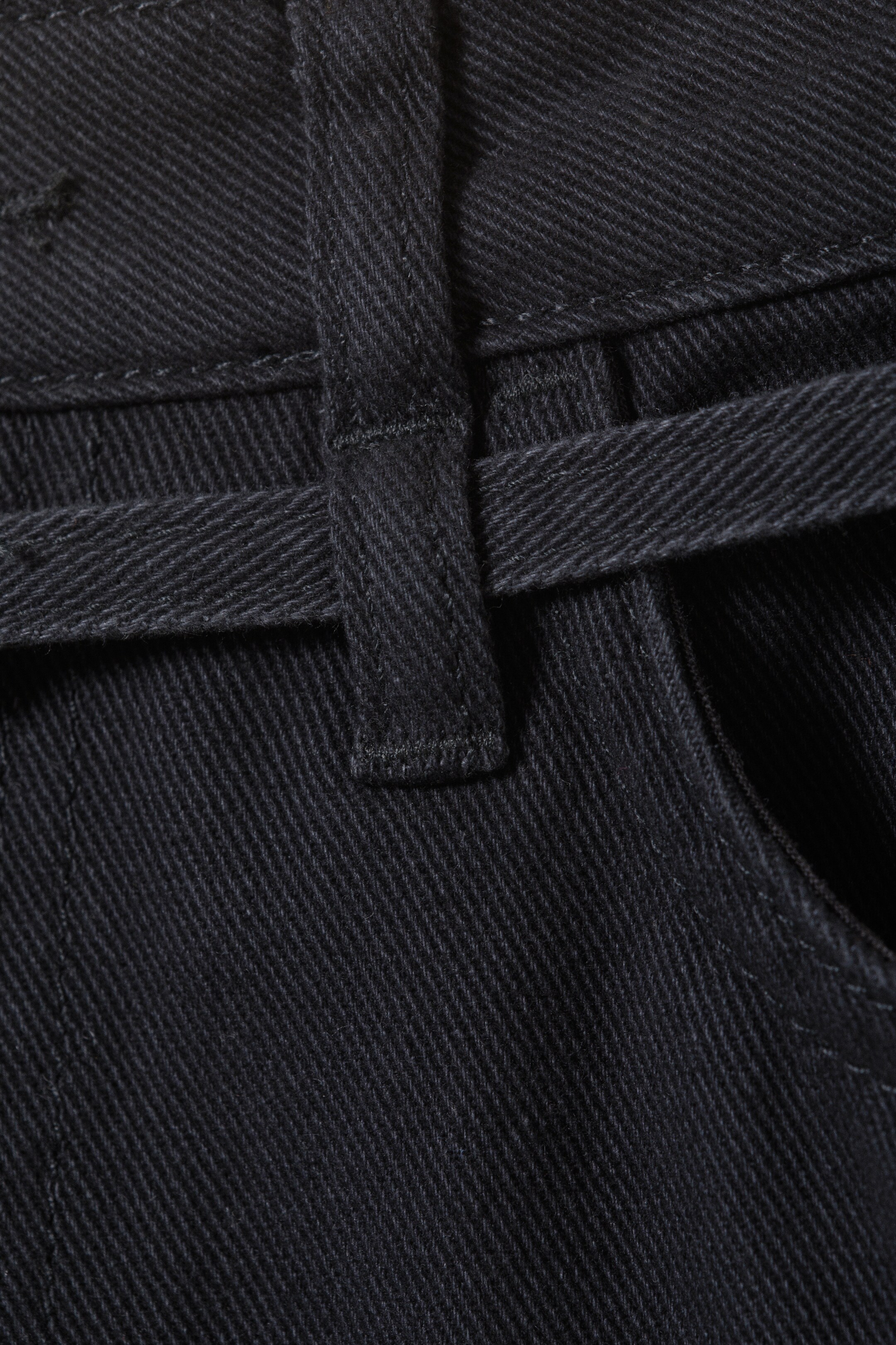 Zobrazit větší obrázek: Low Rise Cargo Cotton Twill Jorts - Black - ŽENY | H&M CZ 5
