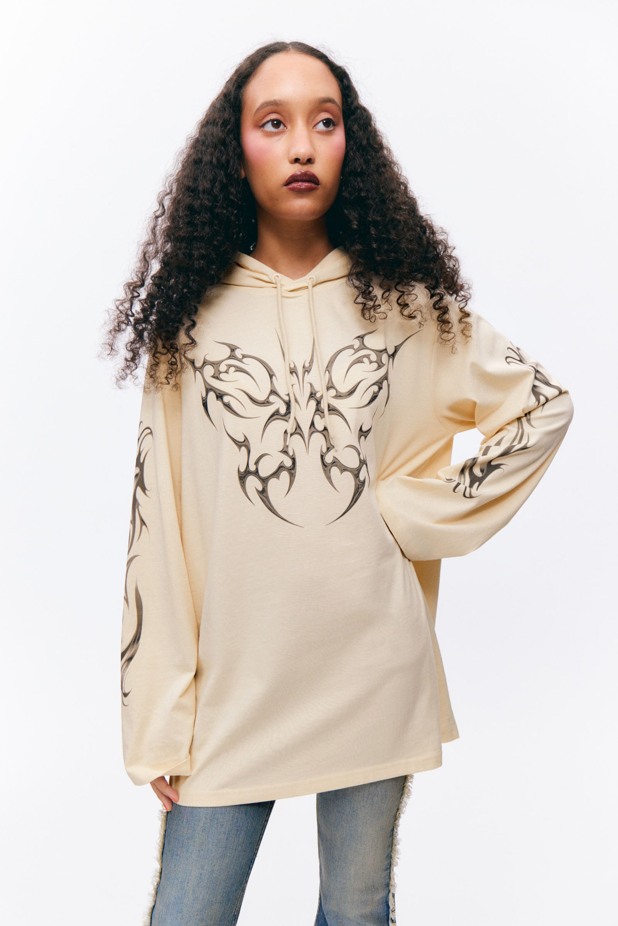 Ljus beige - Tribal Butterfly - Kort oversized hoodie-klänning - 2