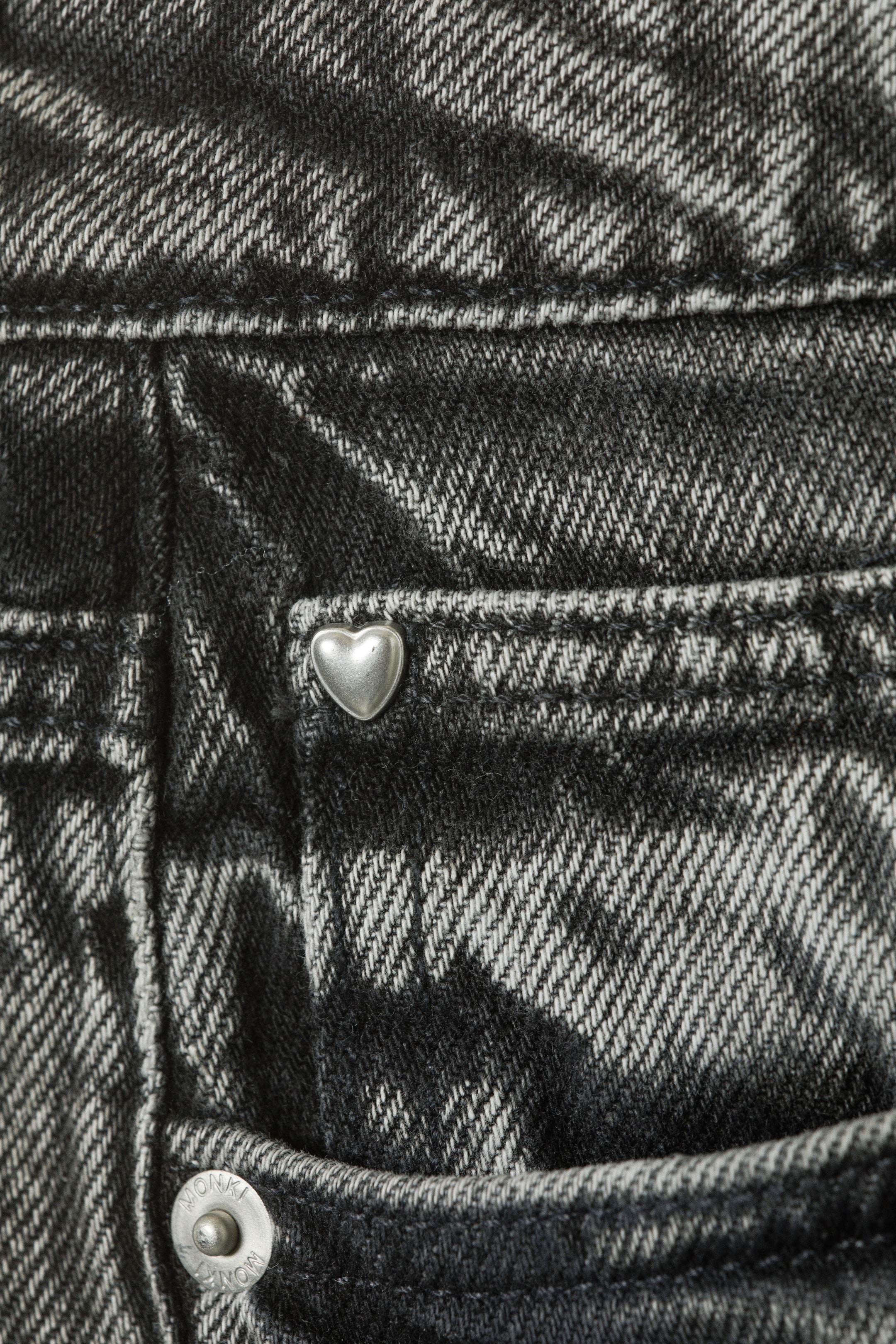 Haunted Black - Black - Imoo Low-Rise Wide Leg Denim Shorts - 5