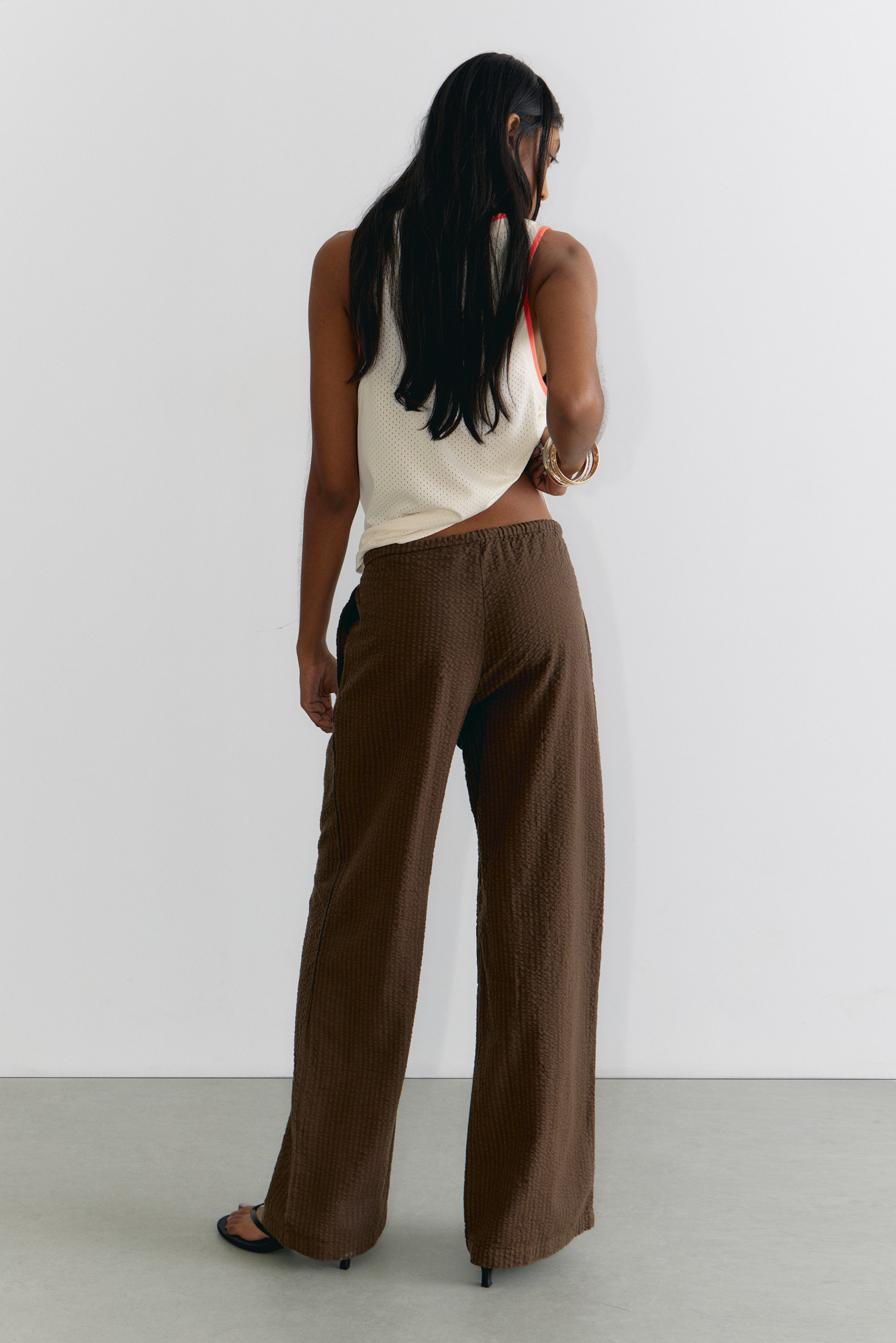Dark Brown - Low-Rise Relaxed Pull-on Trousers - 2
