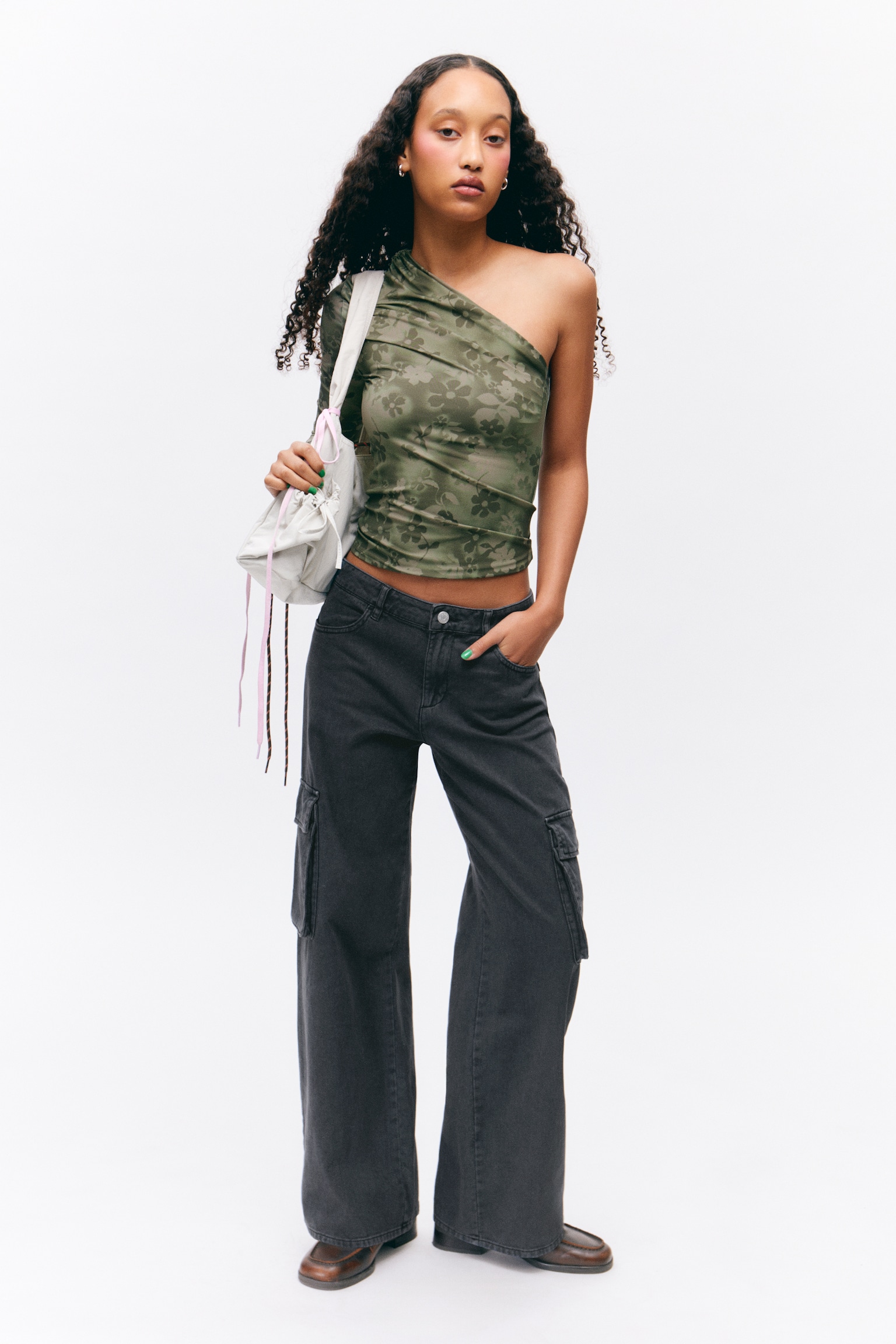 Loose Fit Low Waist Twill Cargo Trousers - Washed Black - 1