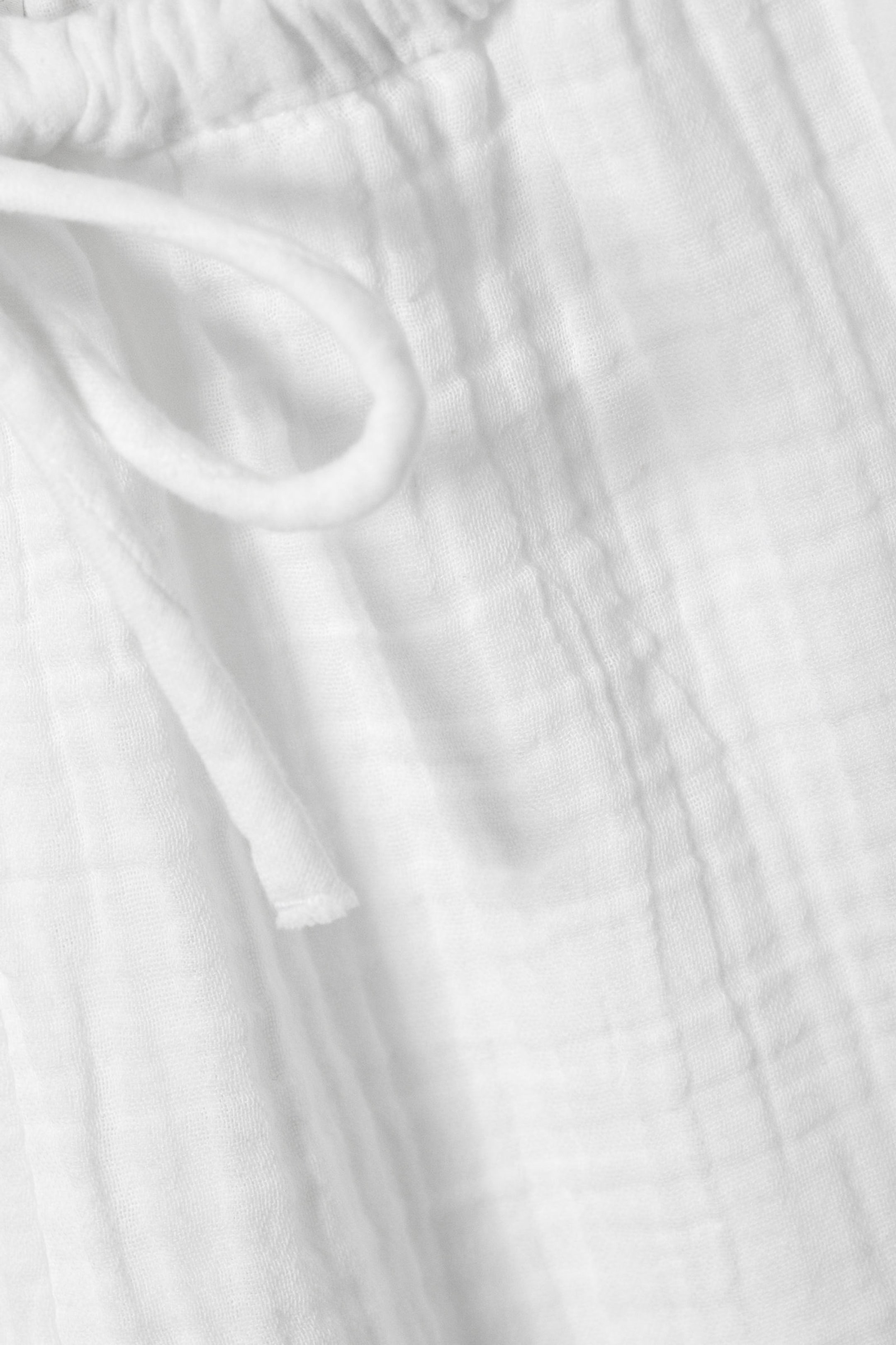White - Loose Pull-on Cotton Trousers - 1