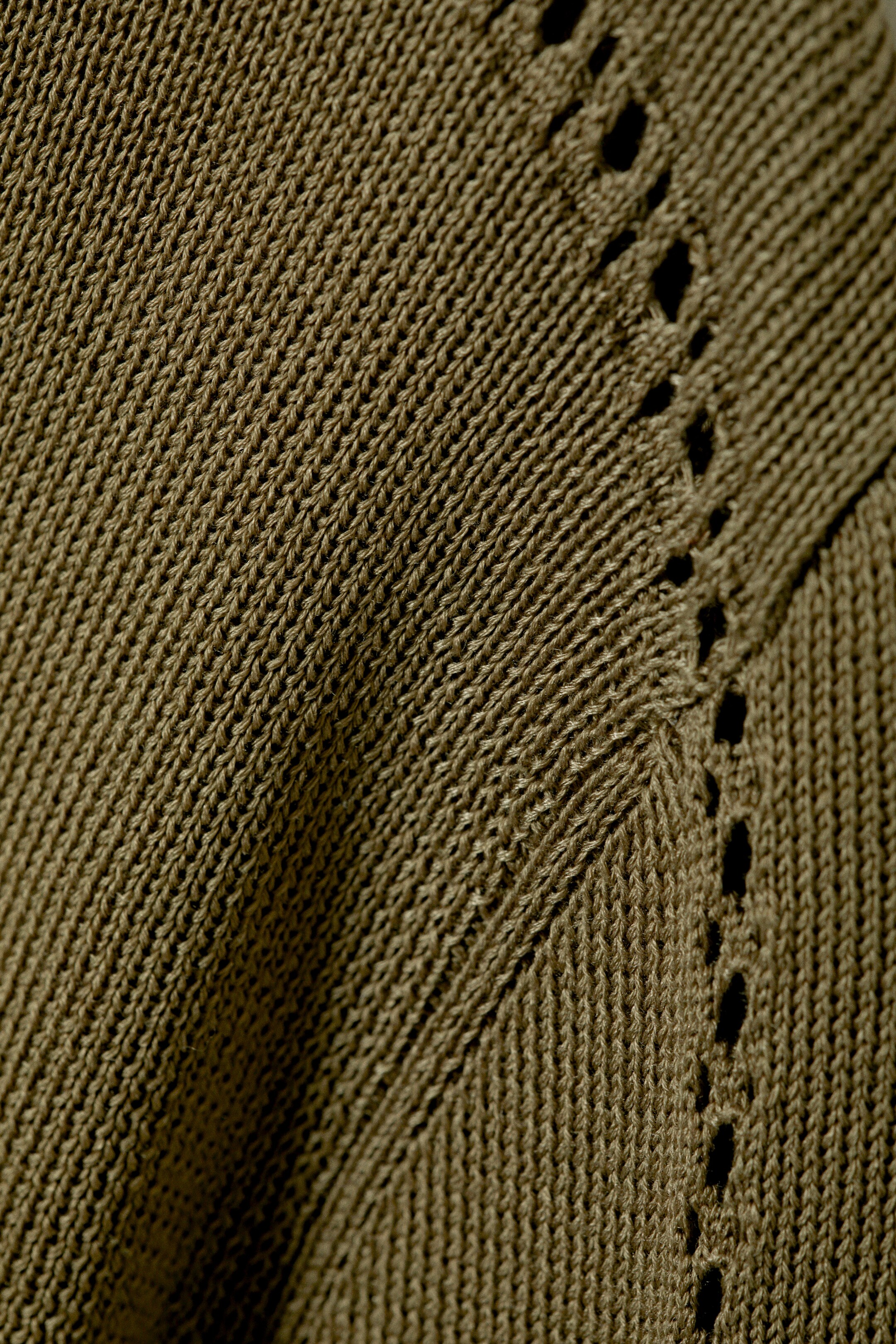 Προβολή μεγαλύτερης εικόνας: Long-Sleeved Knitted Cut-Out Detailed Top - Khaki Green - Ladies | H&M GR 5