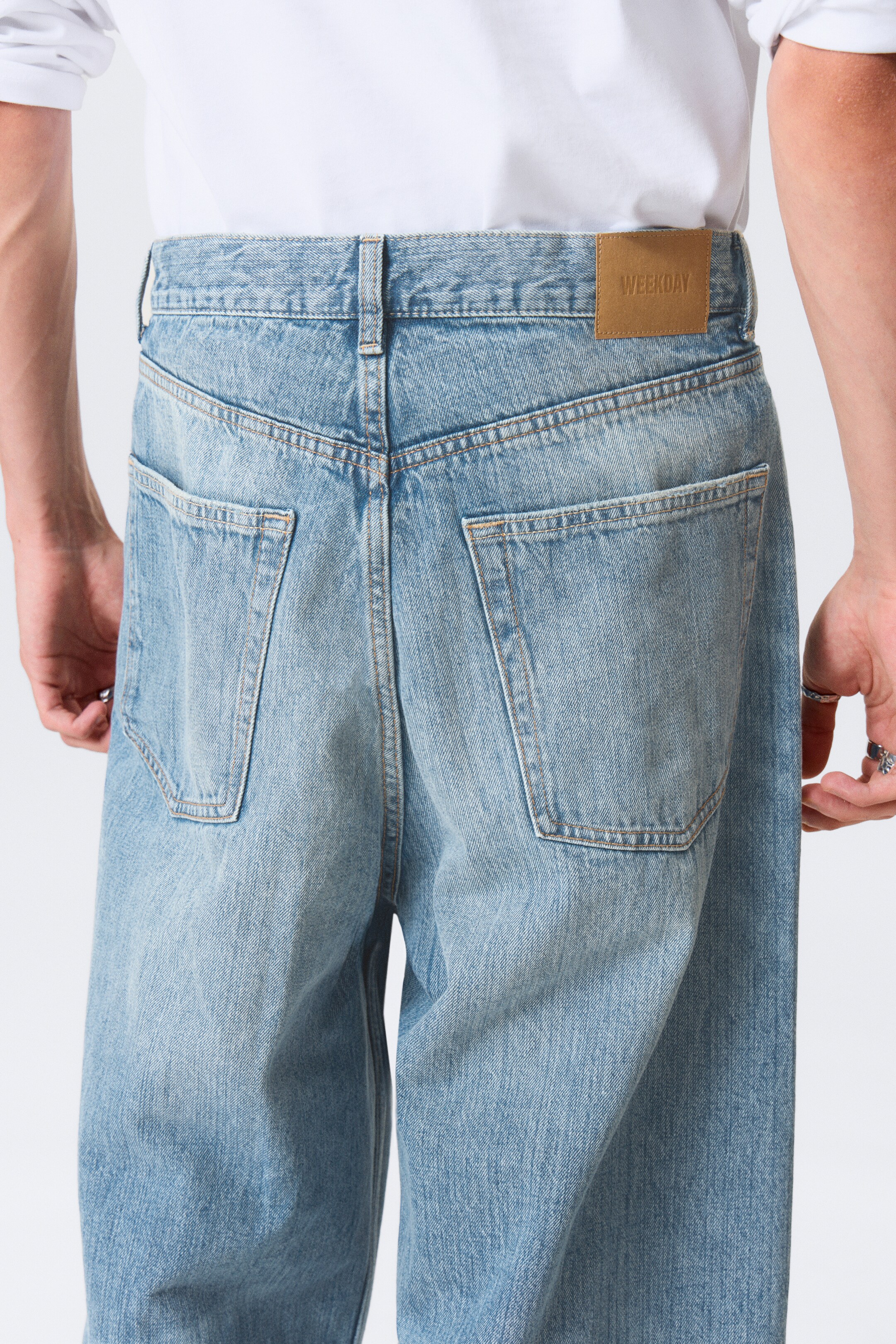 Zobrazit větší obrázek: Astro Loose Baggy Leg Jeans - Blue Stream - Medium Blue - MUŽI | H&M CZ 3