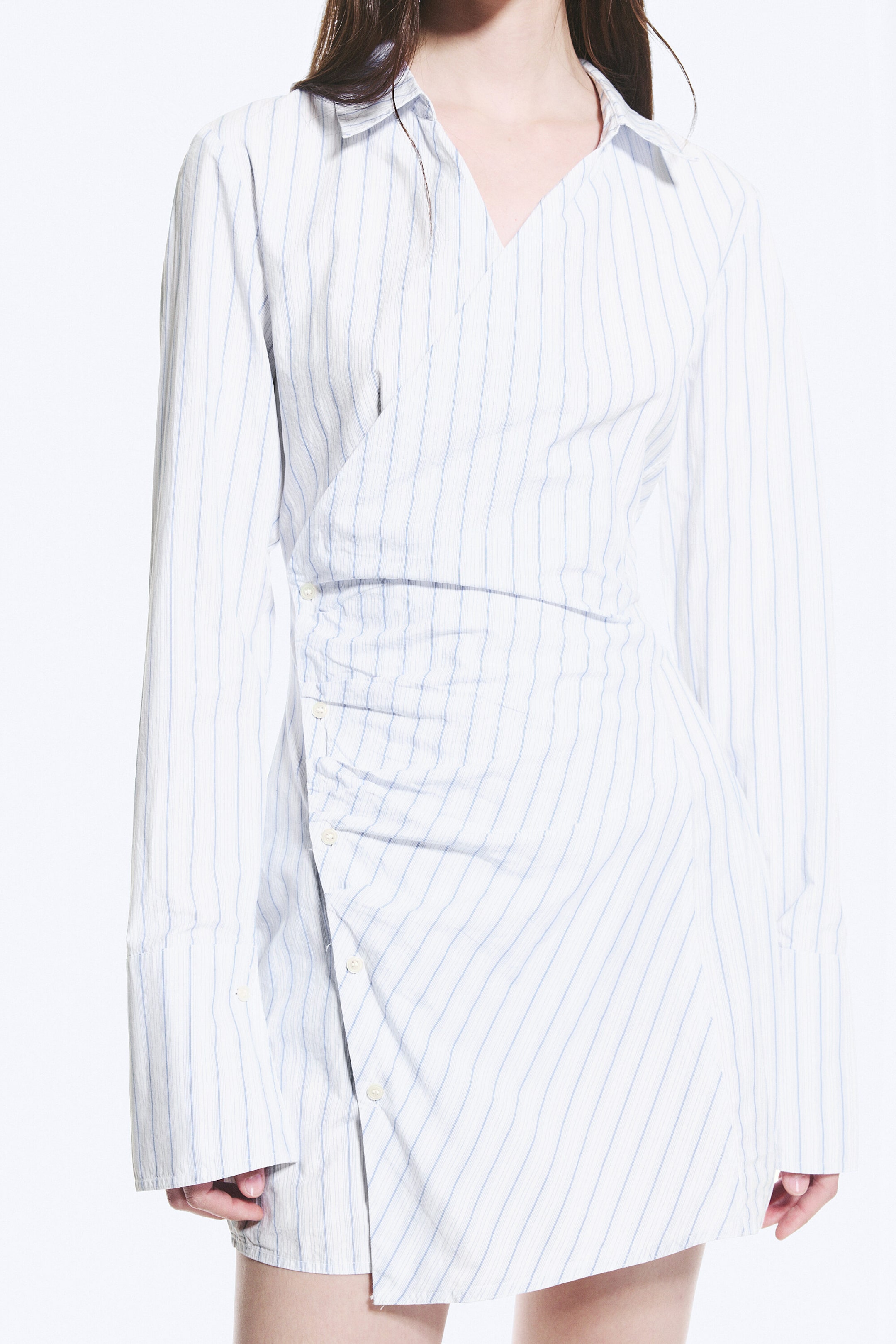 Rayures bleues - Mini-robe chemise asymétrique manches longues - 2
