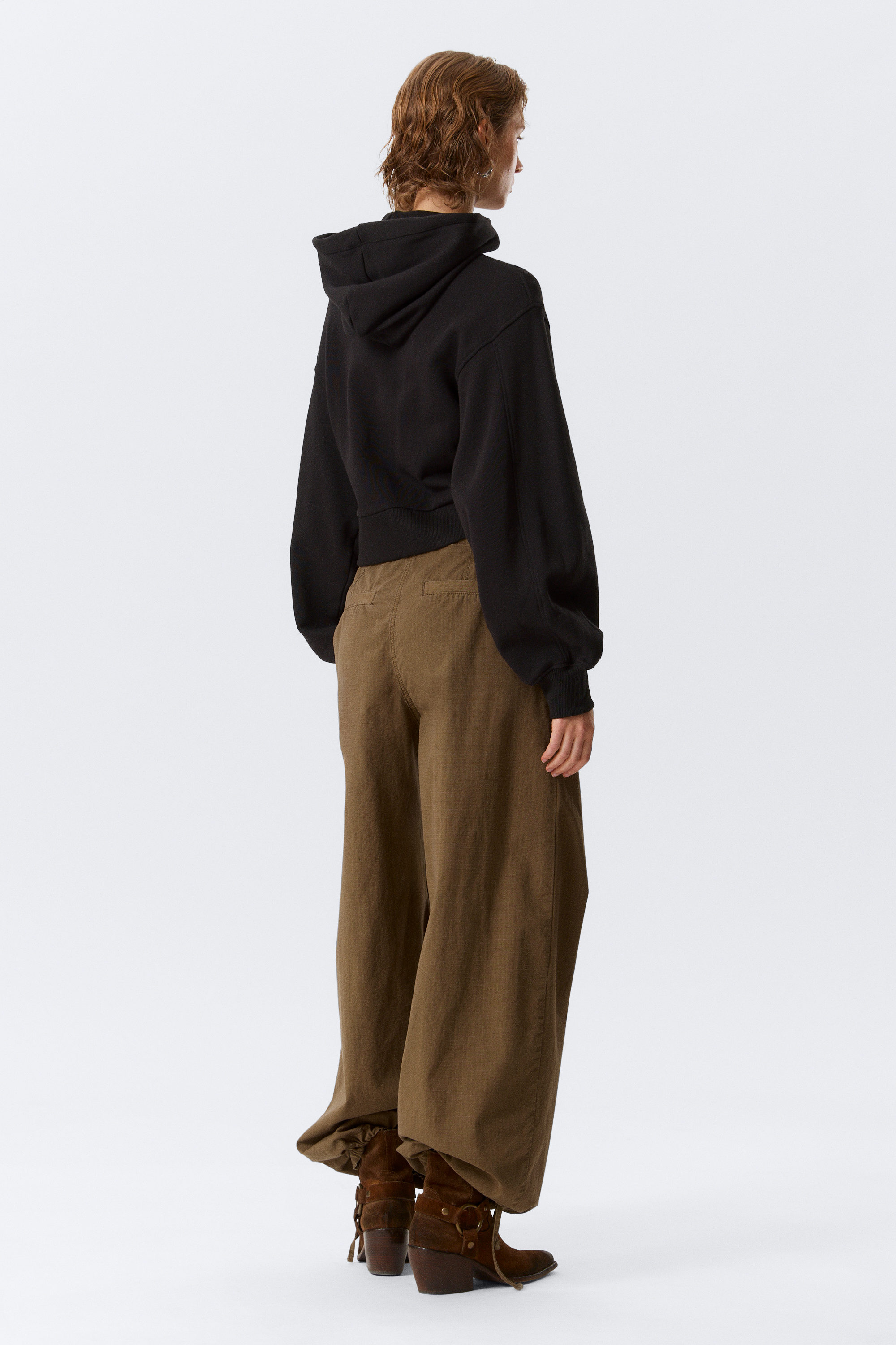 Svart - Croppad asymmetrisk zip-hoodie - 3