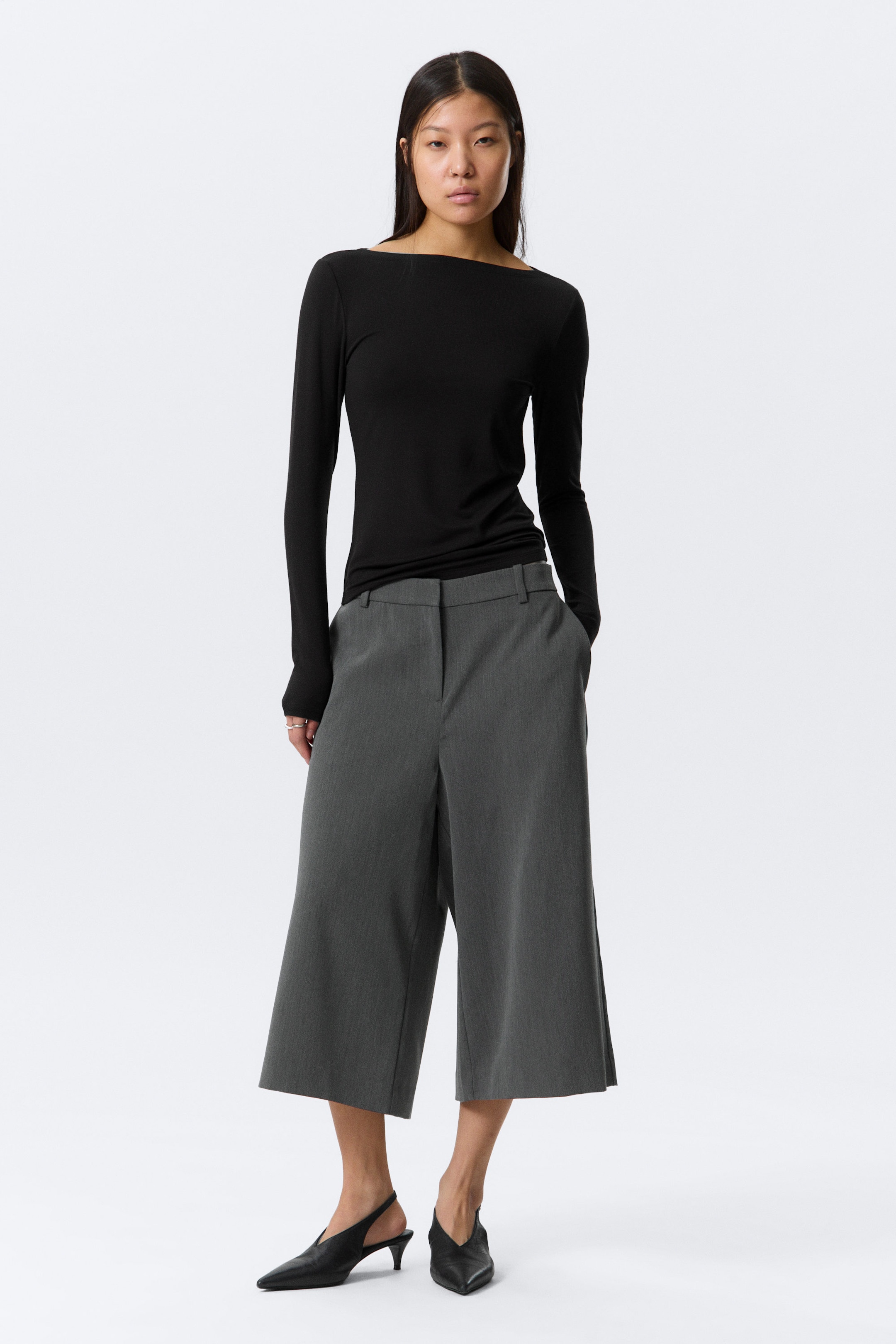 Black - Slim Long-Sleeved Open Back Top - 2