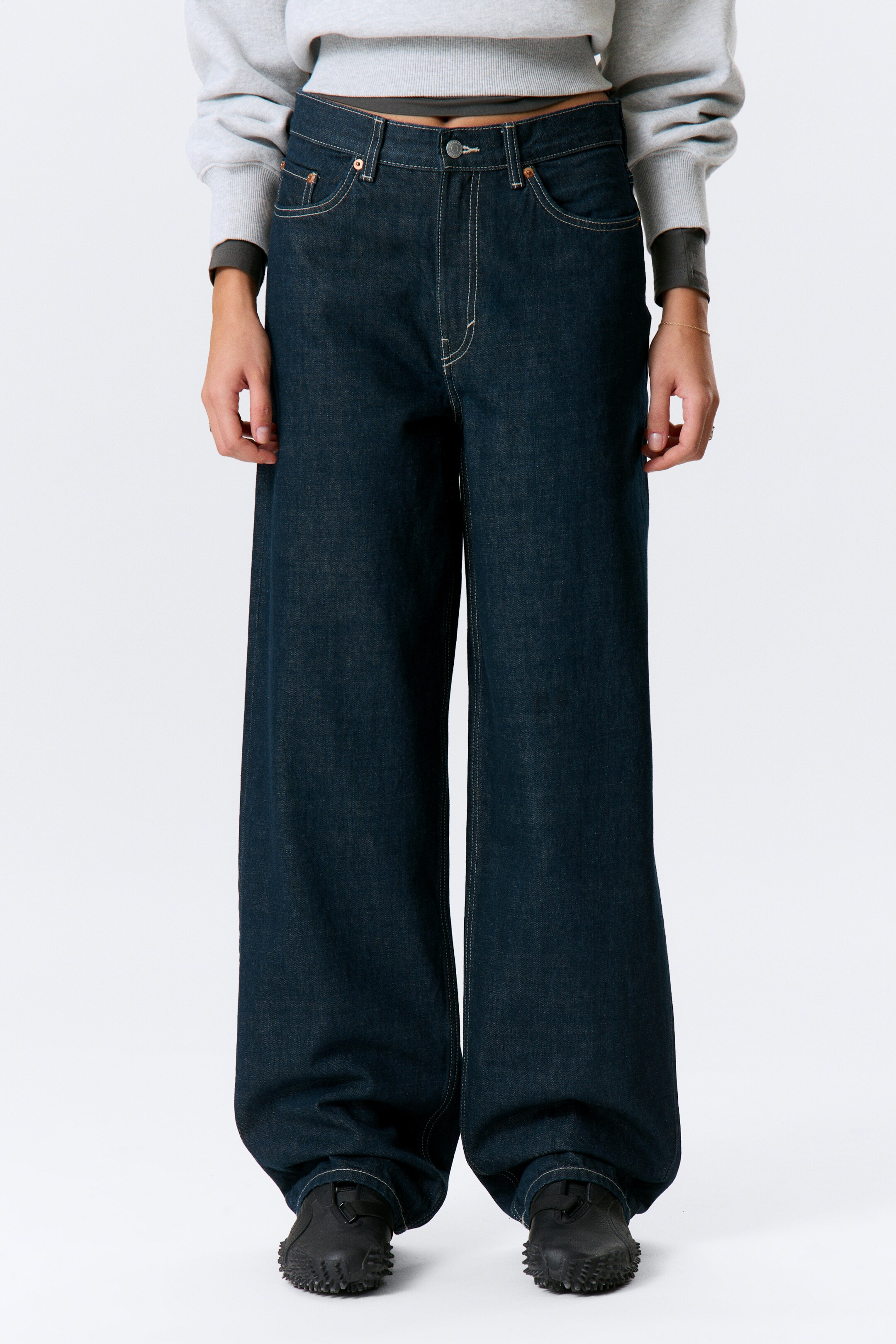 Zobrazit větší obrázek: Rail Mid Rise Loose Wide Leg Jeans - Blue Rinse - Dark Blue - ŽENY | H&M CZ 2