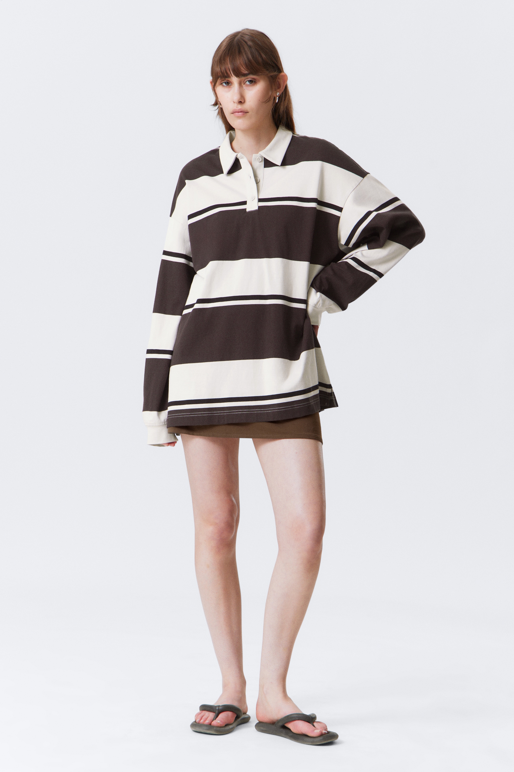 Zobacz większy obraz: Top polo oversize w paski - Beżowo-brązowy pasek - ONA | H&M PL 2