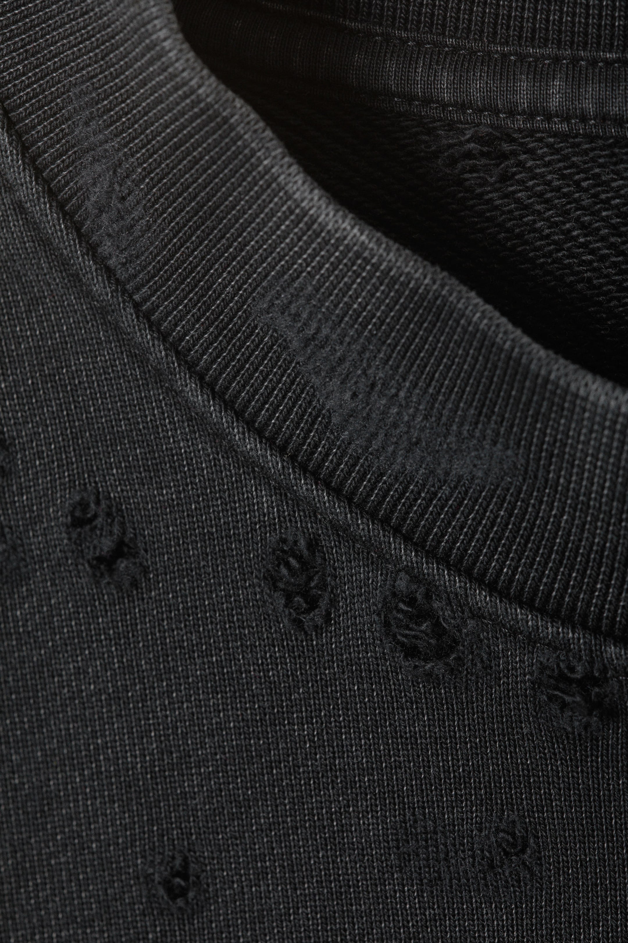 Verwaschenes Schwarz - CM x LB Weites Unisex-Sweatshirt im Used-Look - 8