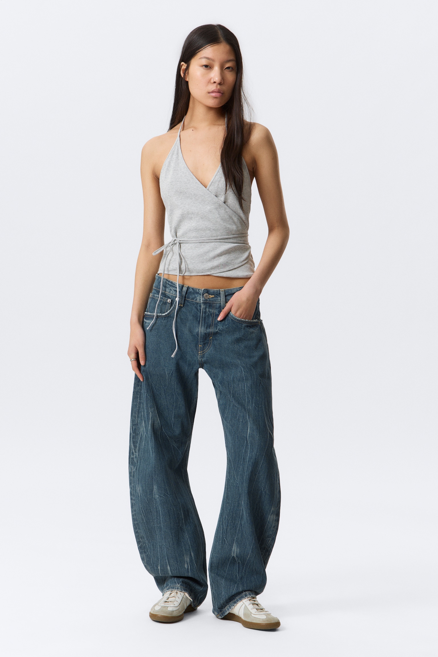 Jeans Abell de cintura média, corte regular e perna em barril - Gnarly Blue - Azul Médio - 1