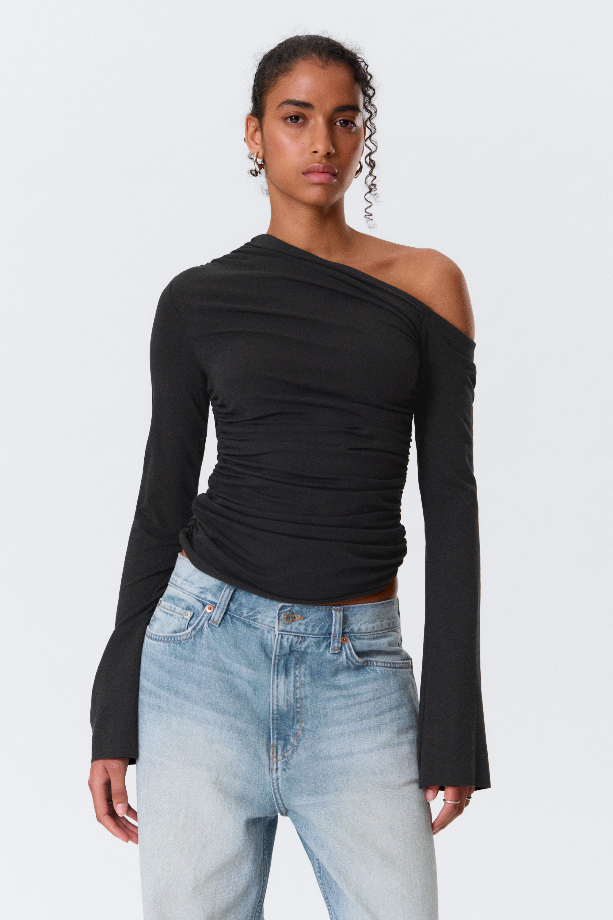 drape asymmetric lyocell top - Black | Weekday WW