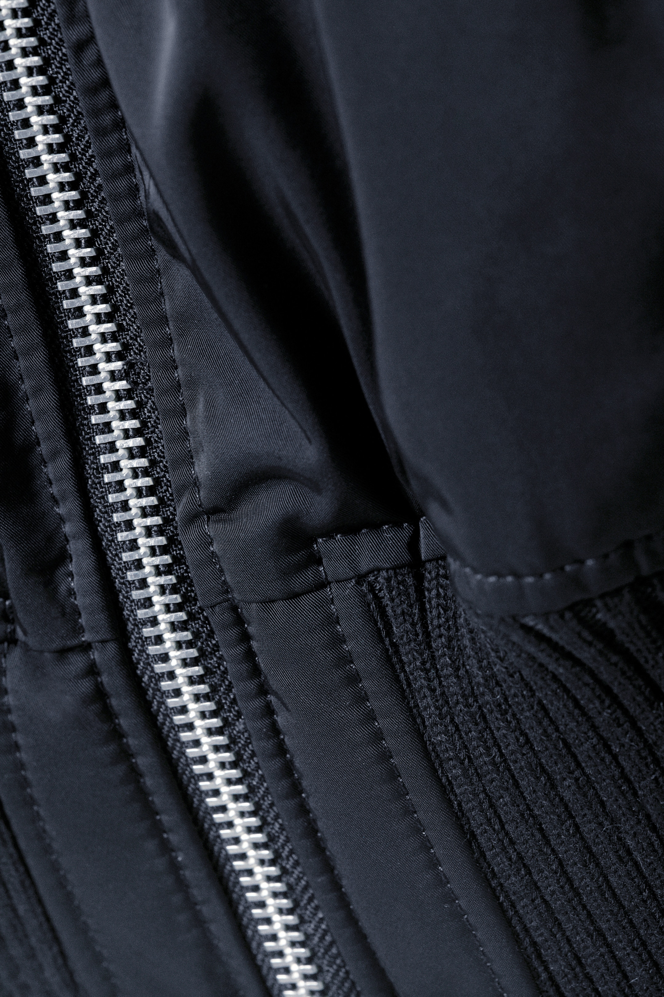 Größeres Bild ansehen: Gepolsterte Bomberjacke - Dunkelblau - Ladies | H&M DE 2
