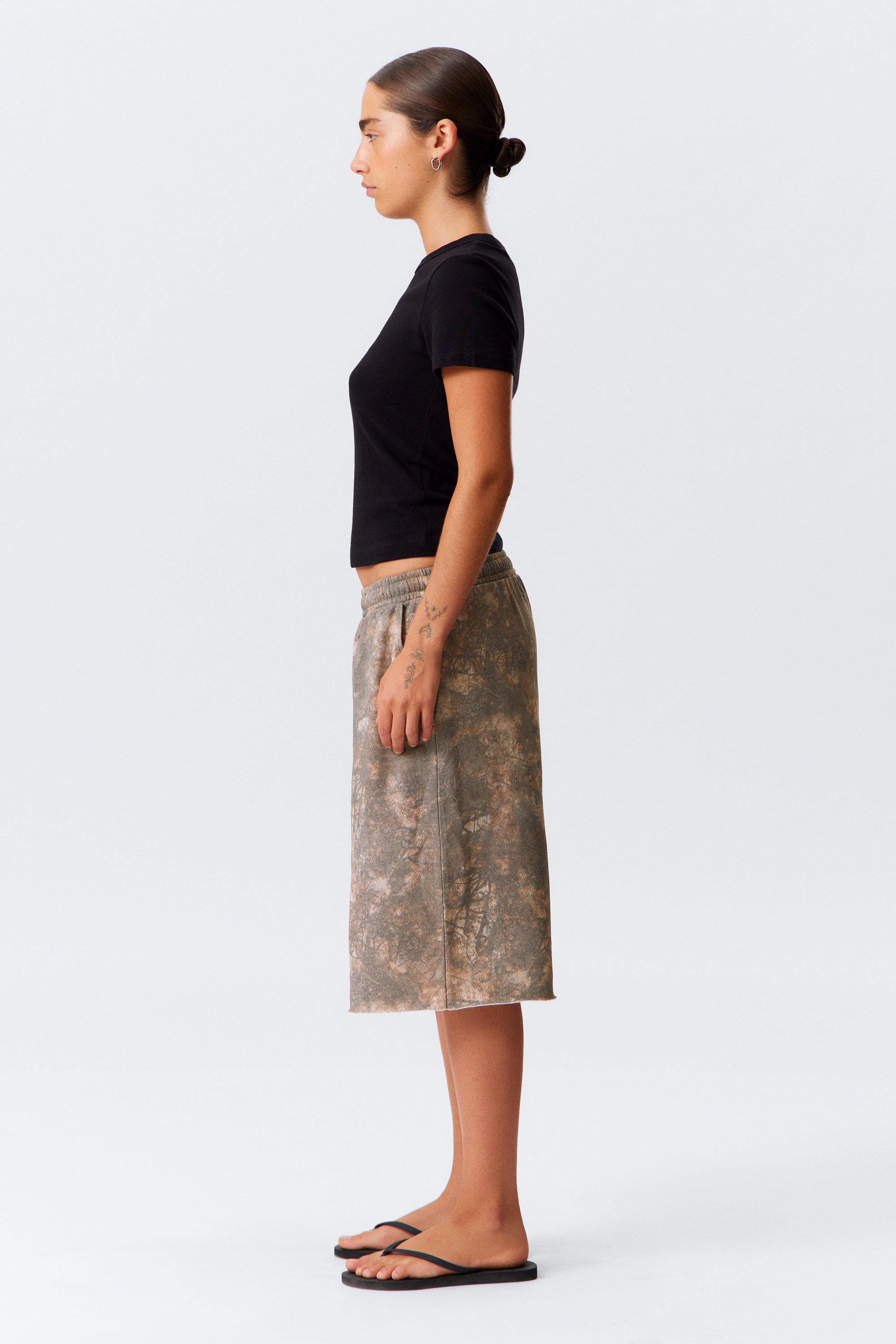 Kahki - Rustic Terrain - Printed Oversized Knee-Length Terry Shorts - 2
