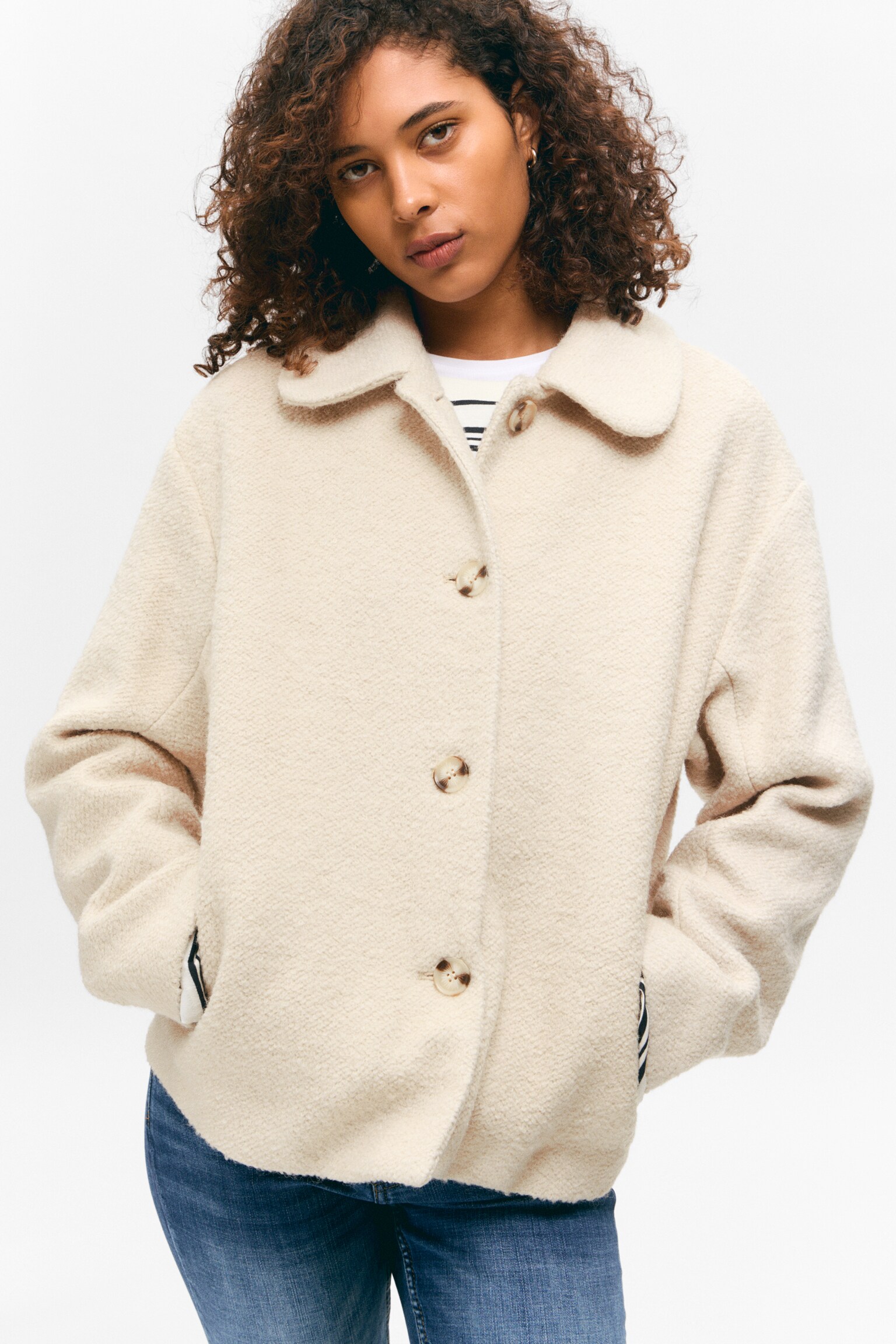 Kastige Wollmischjacke mit Knöpfen - Staubiges Cremeweiß - 3