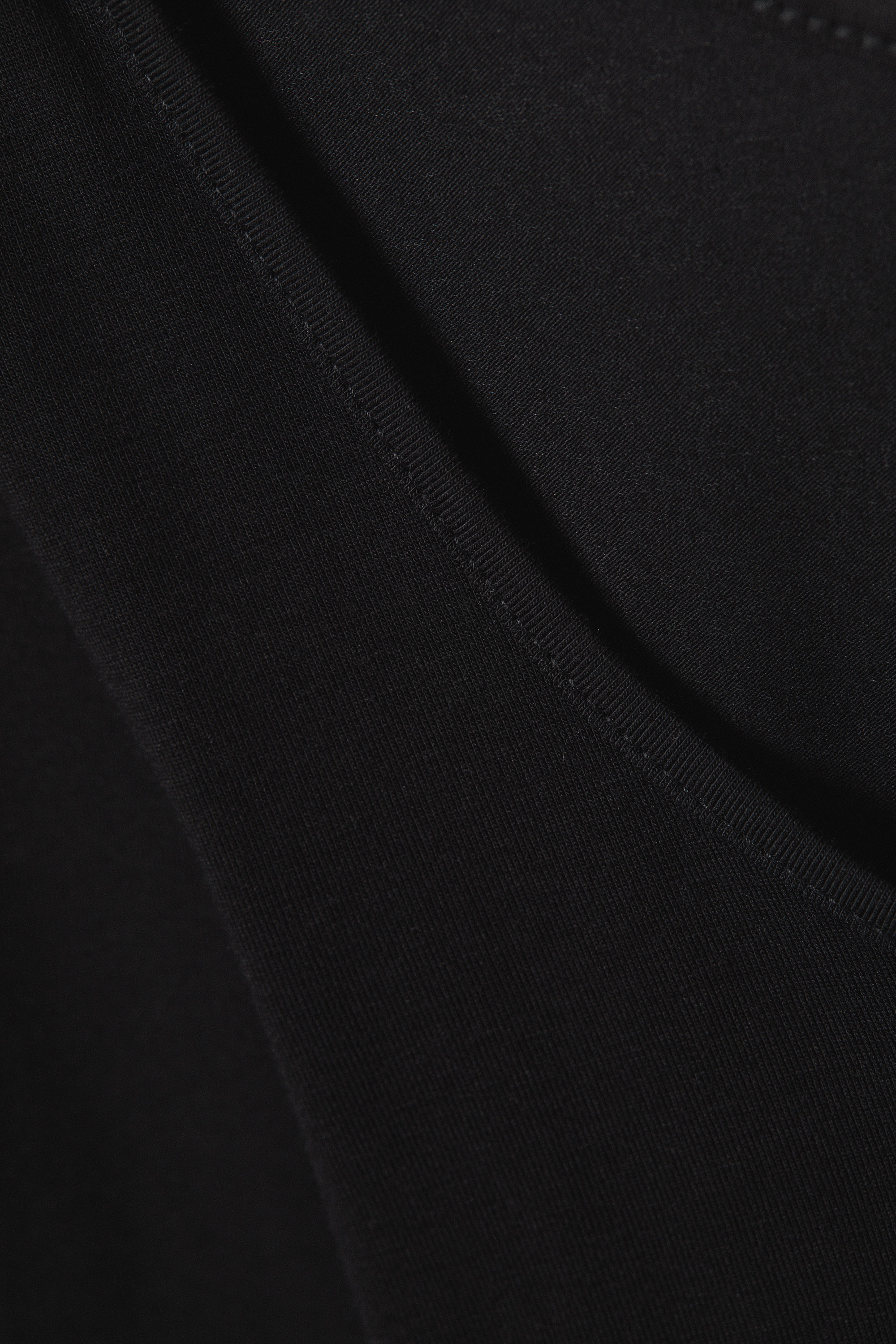 Schwarz - Langärmliges Slim Fit-Top mit U-Ausschnitt - 4