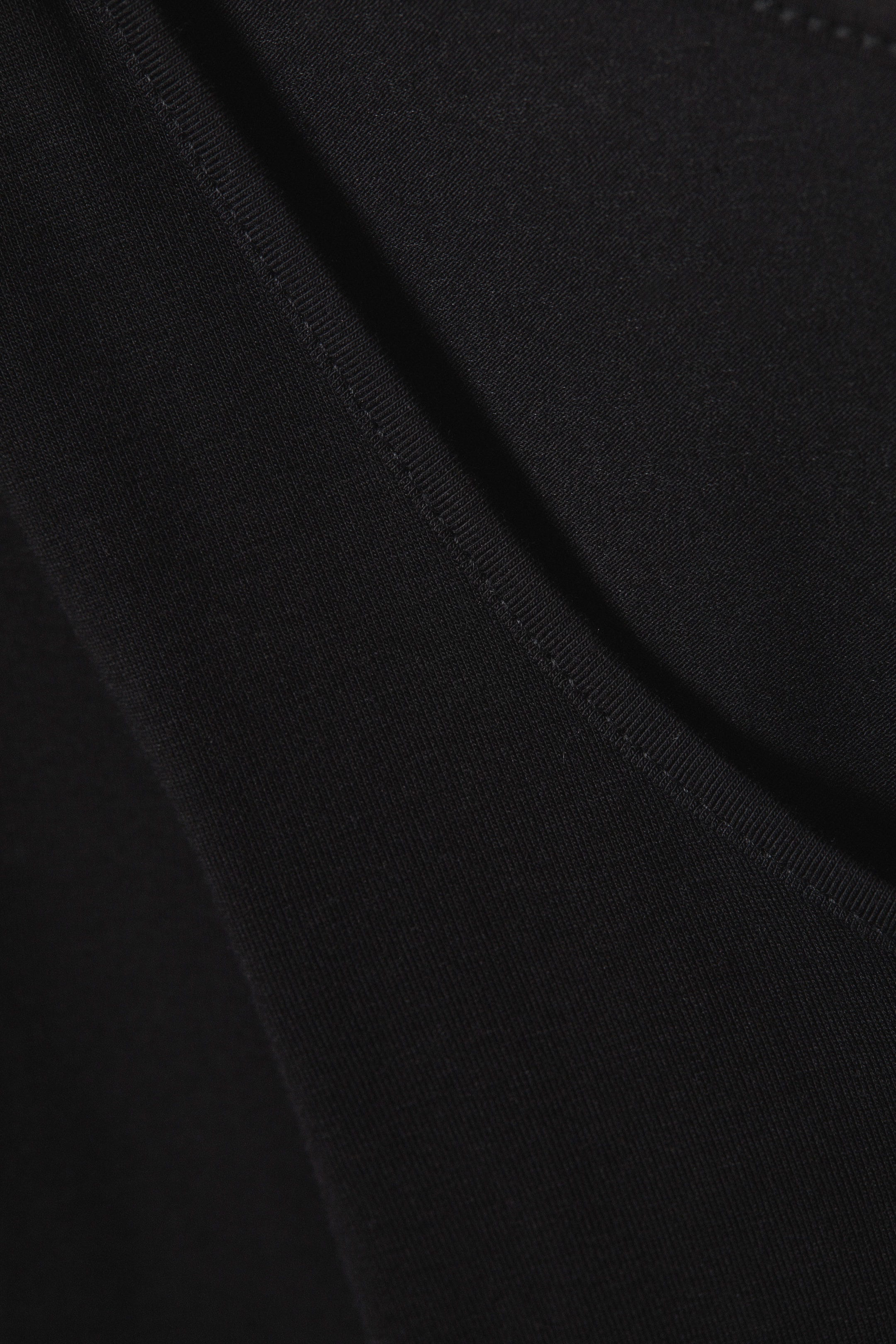 Black - Long-Sleeved Slim Fit Scoop Neck Top - 4