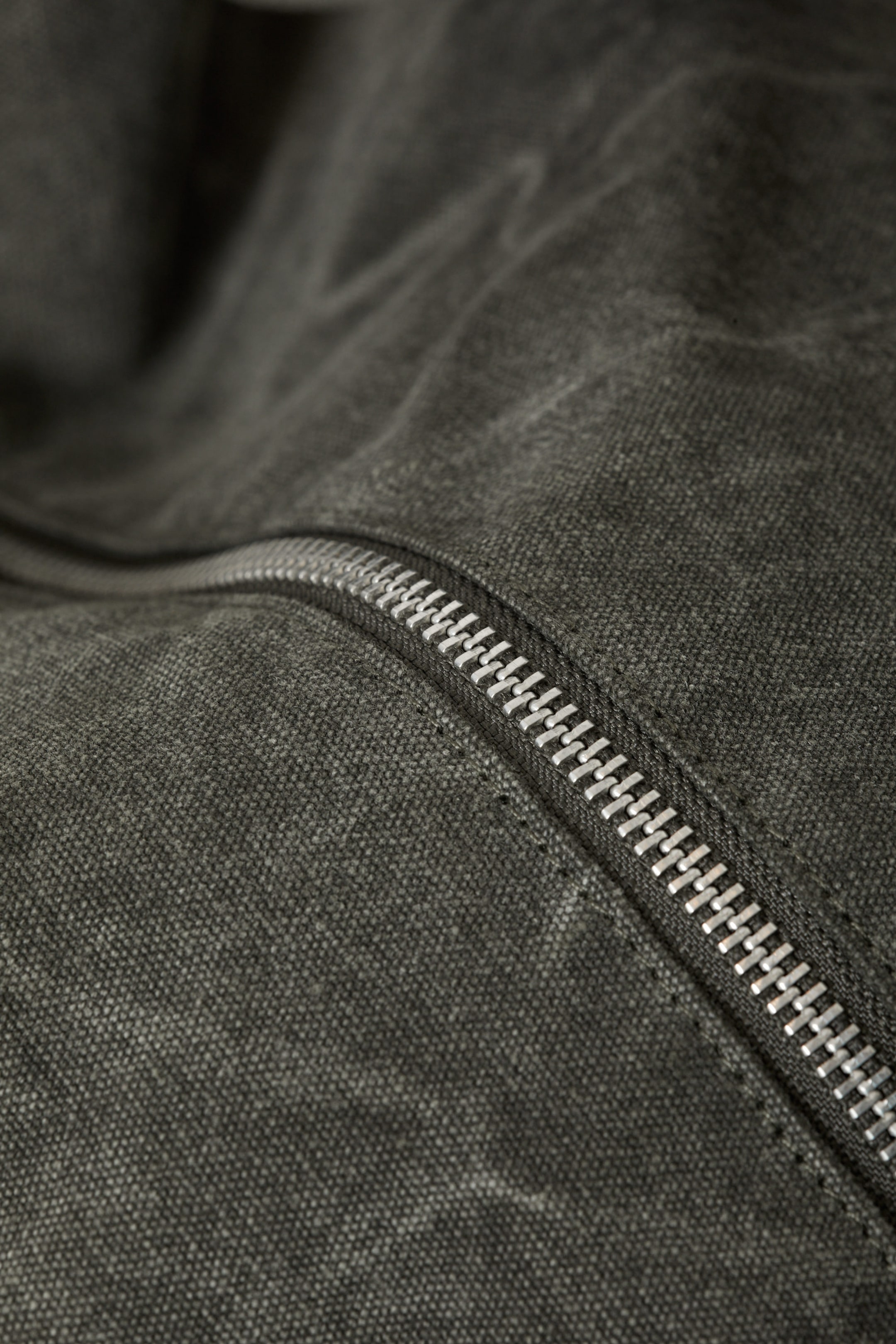 Mörk khakigrön - Crossbody-väska i tvättad bomull - 1