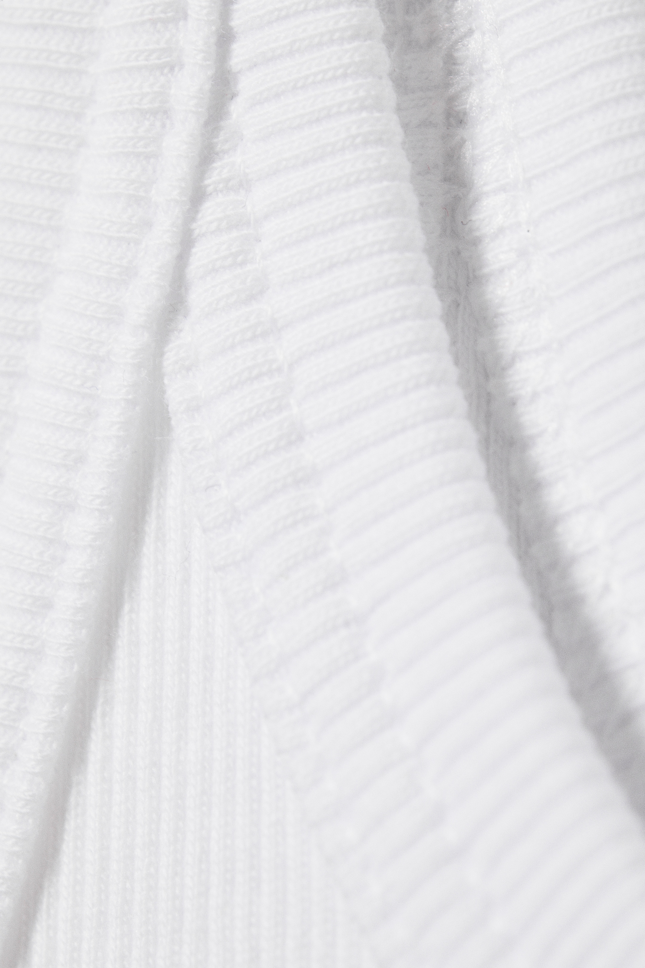Zobrazit větší obrázek: Close Fitted Ribbed Singlet - White - ŽENY | H&M CZ 2