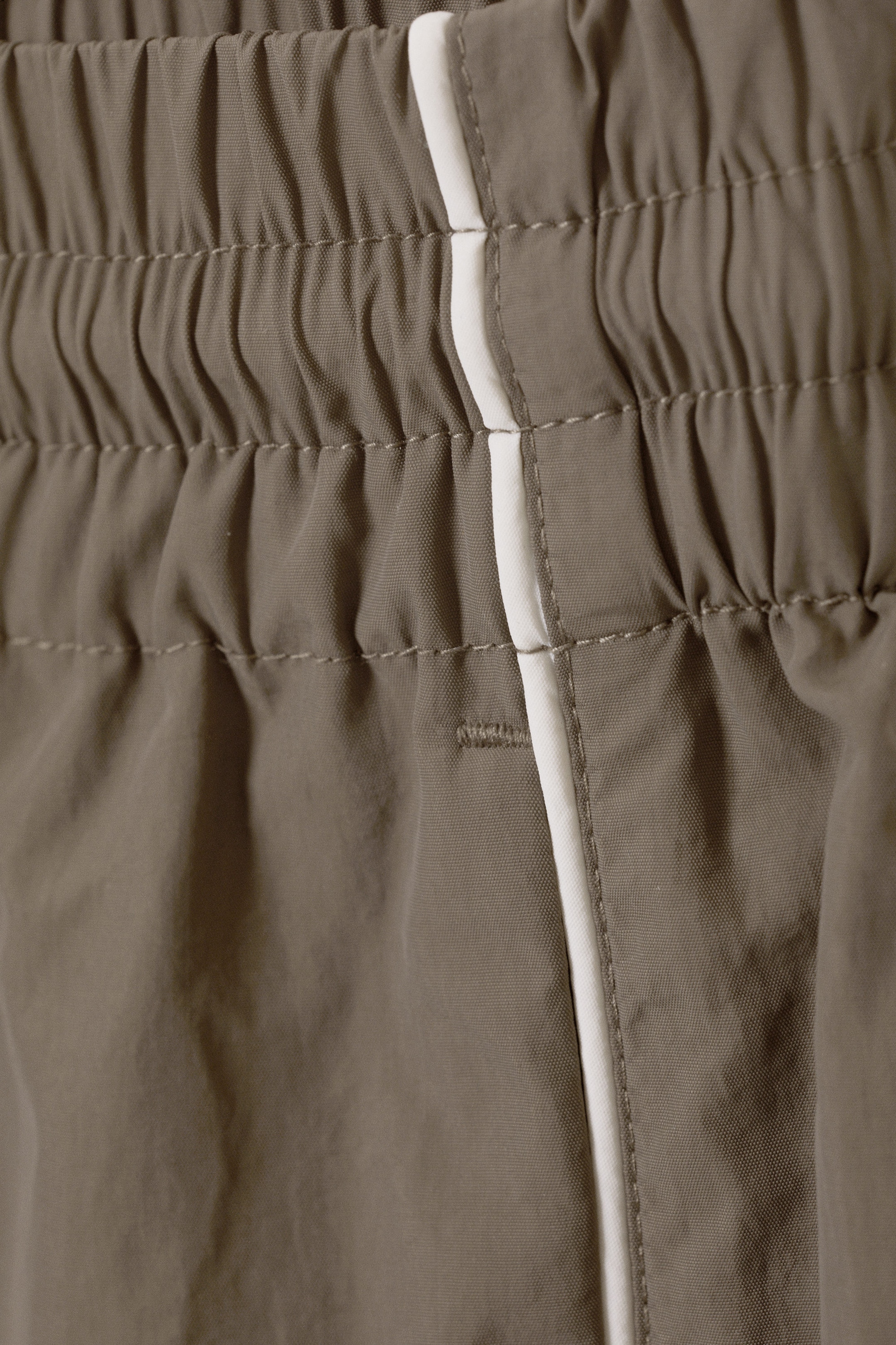 Mörk mullvad - Thomas Joggers - 1