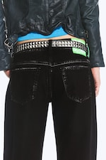 Whiskers Black - Black - Messy Low Rise Regular Straight Jeans - 3