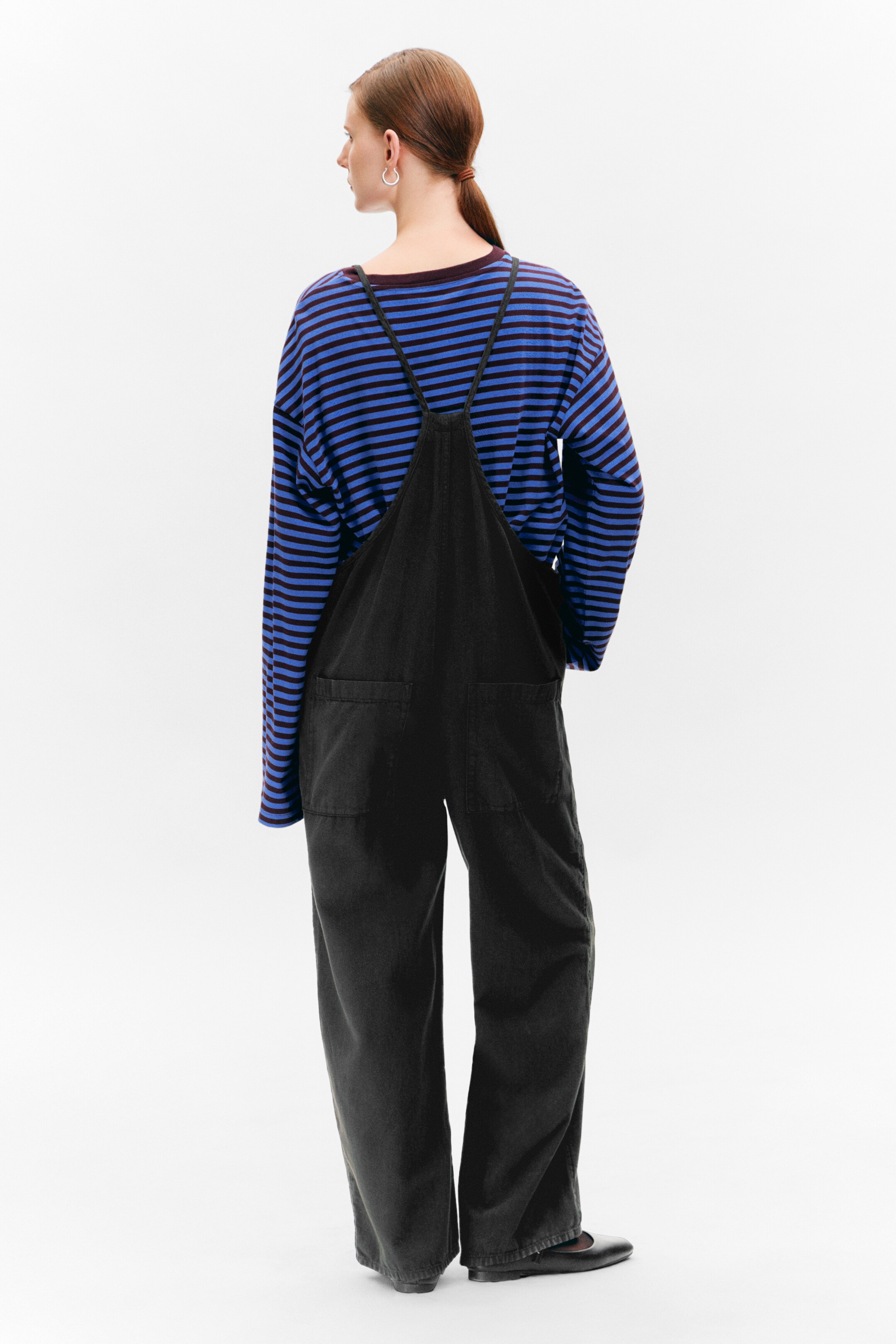 Größeres Bild anzeigen: Jeans-Latzhose mit Bindeverschluss - Schwarz - Ladies | H&M AT 2