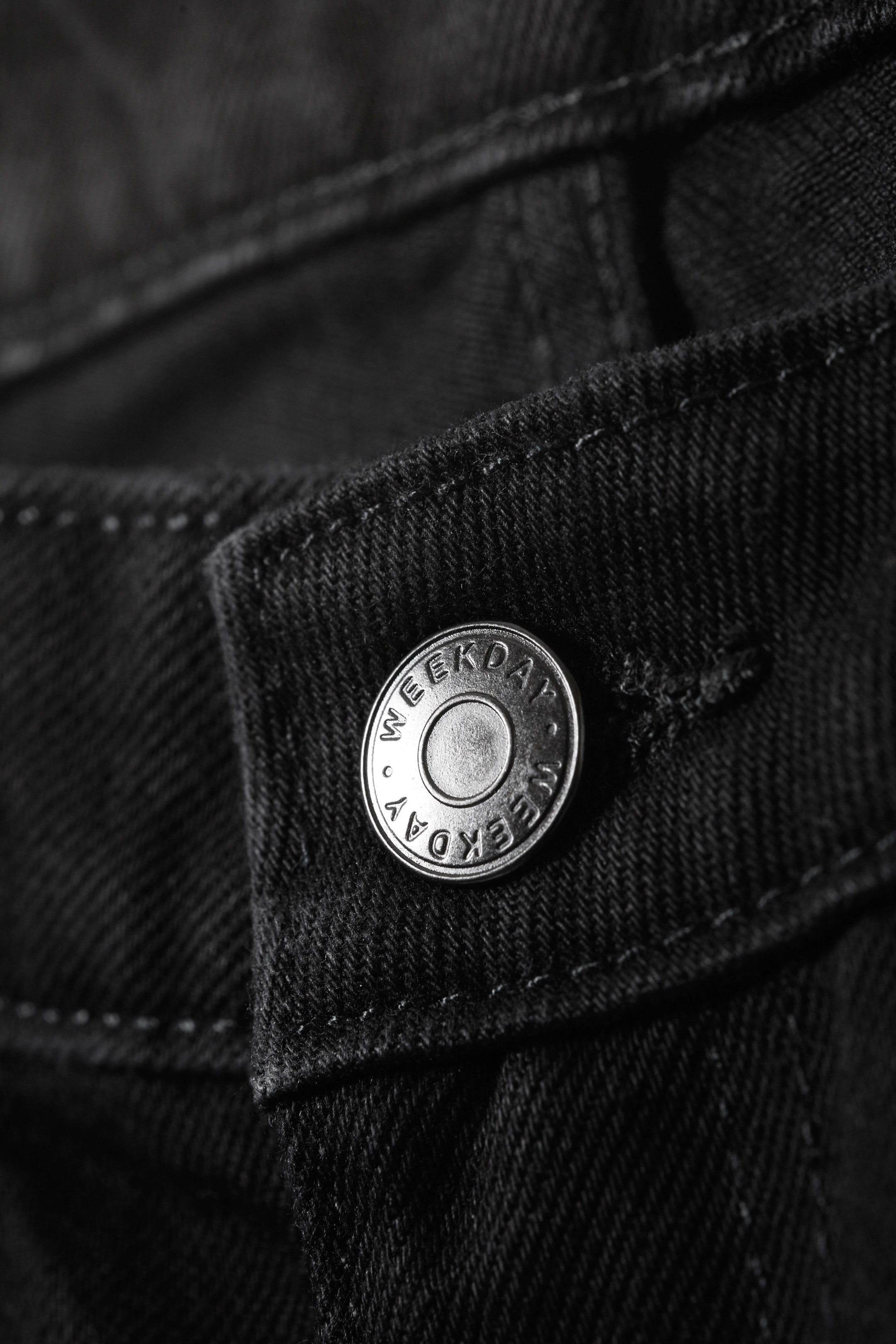 Black Rinse - Black - Nova Low Rise Slim Bootcut Leg Jeans - 6