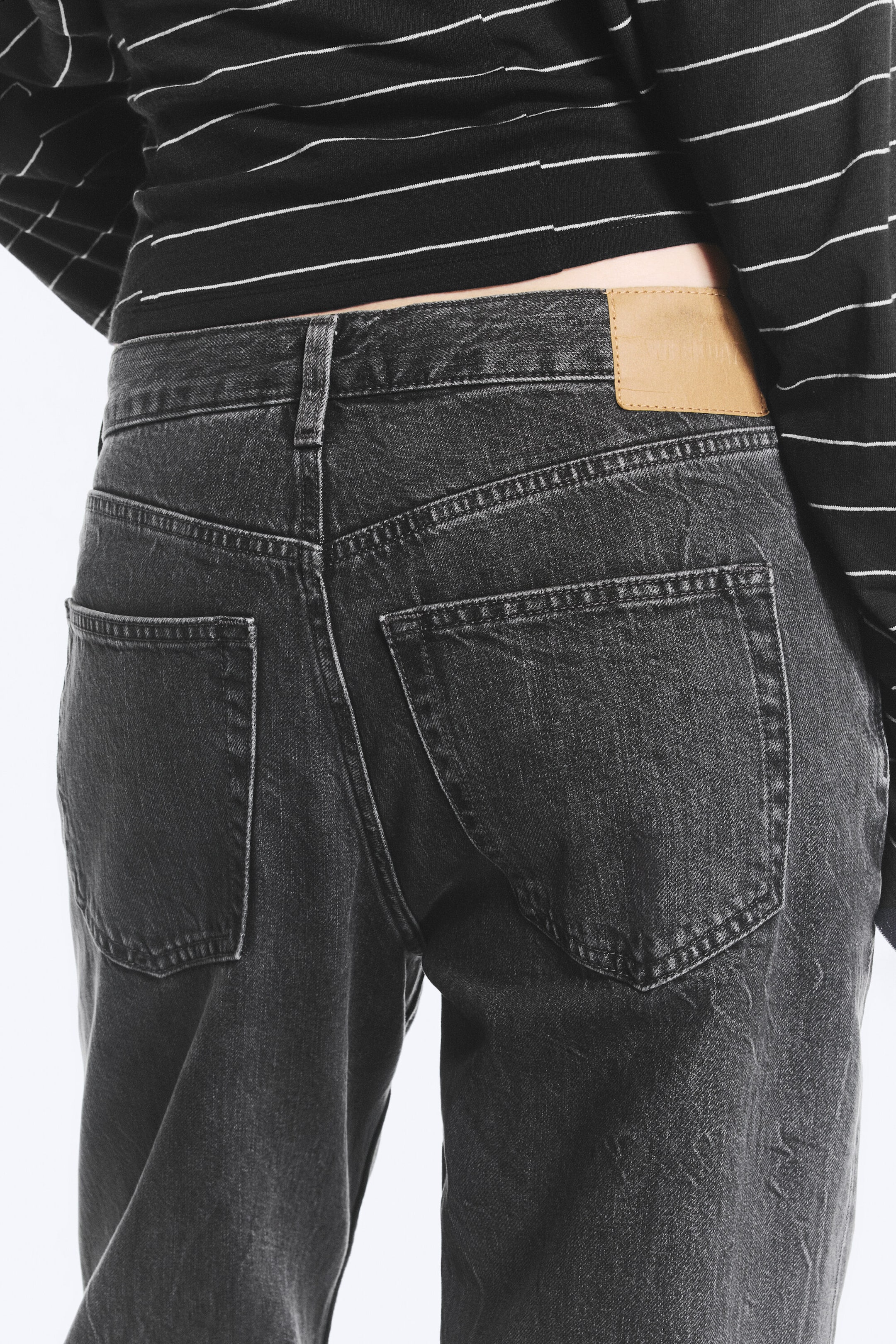 Risso Black - Svart - Helix jeans med mellomhøyt liv, avslappet passform og utsvingede ben - 3