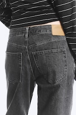 Risso Black - Svart - Helix jeans med mellomhøyt liv, avslappet passform og utsvingede ben - 3