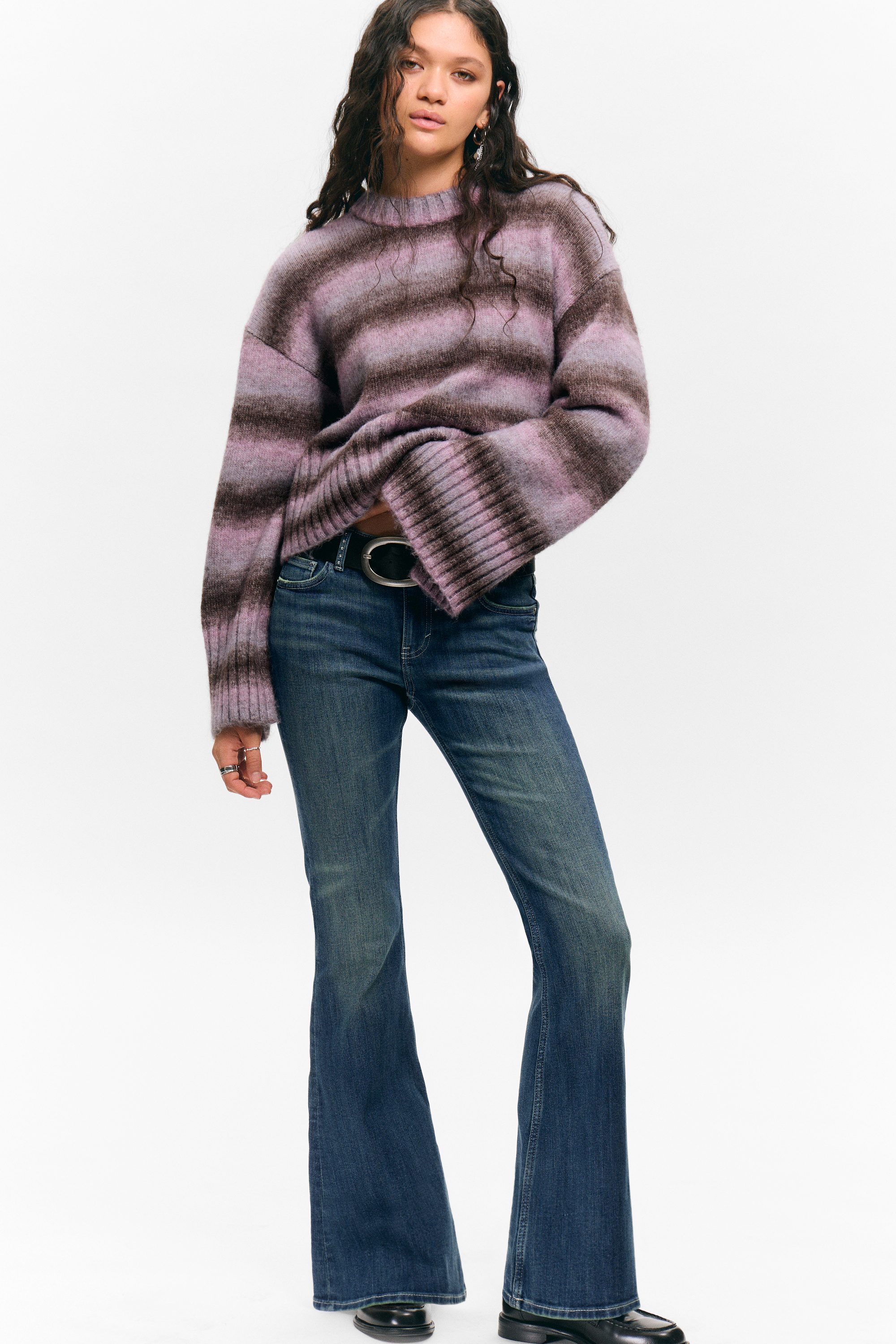 Rosa gestreift - Locker sitzender Strickpullover - 2