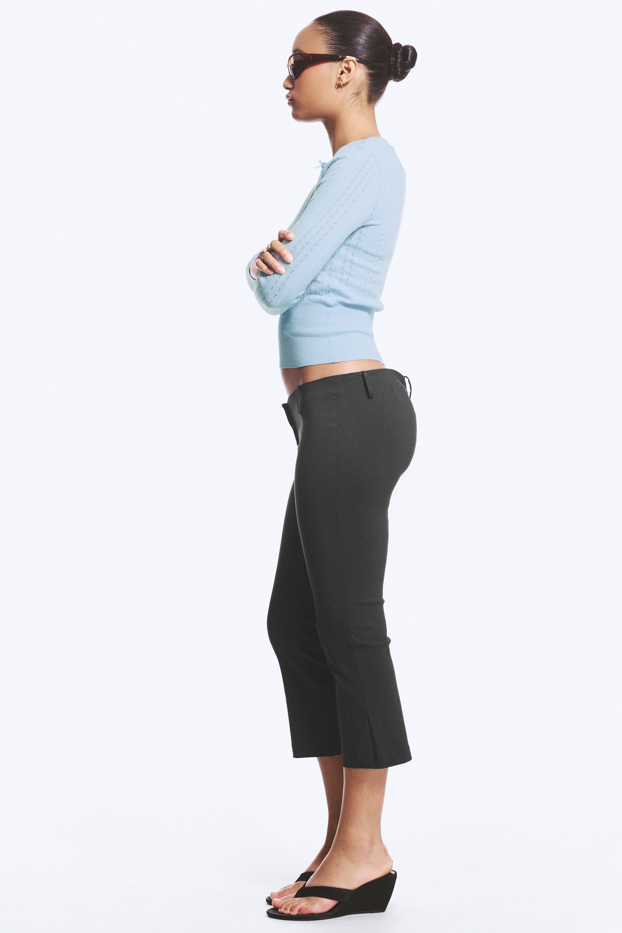 Schwarz - Caprihose mit niedrigem Bund - 2