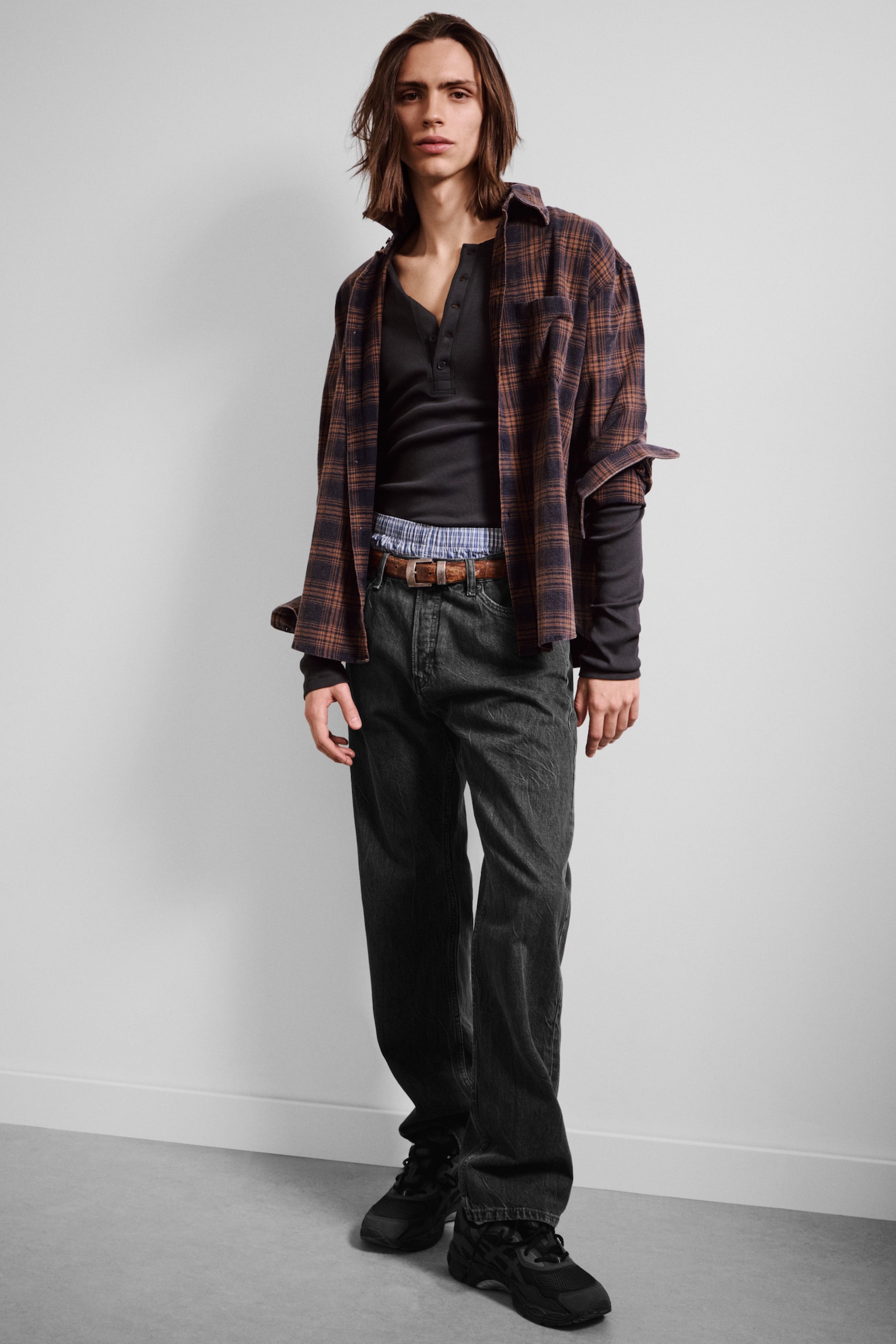 Space Mid Waist Relaxed Straight Leg Jeans - Risso Black - Black/Second Blue - Mellanblå/Iron Blue - Blå/Radio Blue - Mellanblå/Tuned Black - Svart/Blue Stream - Mellanblå/Morning Blue - Mörkblå/Aeon Blue - Ljusblå - 1