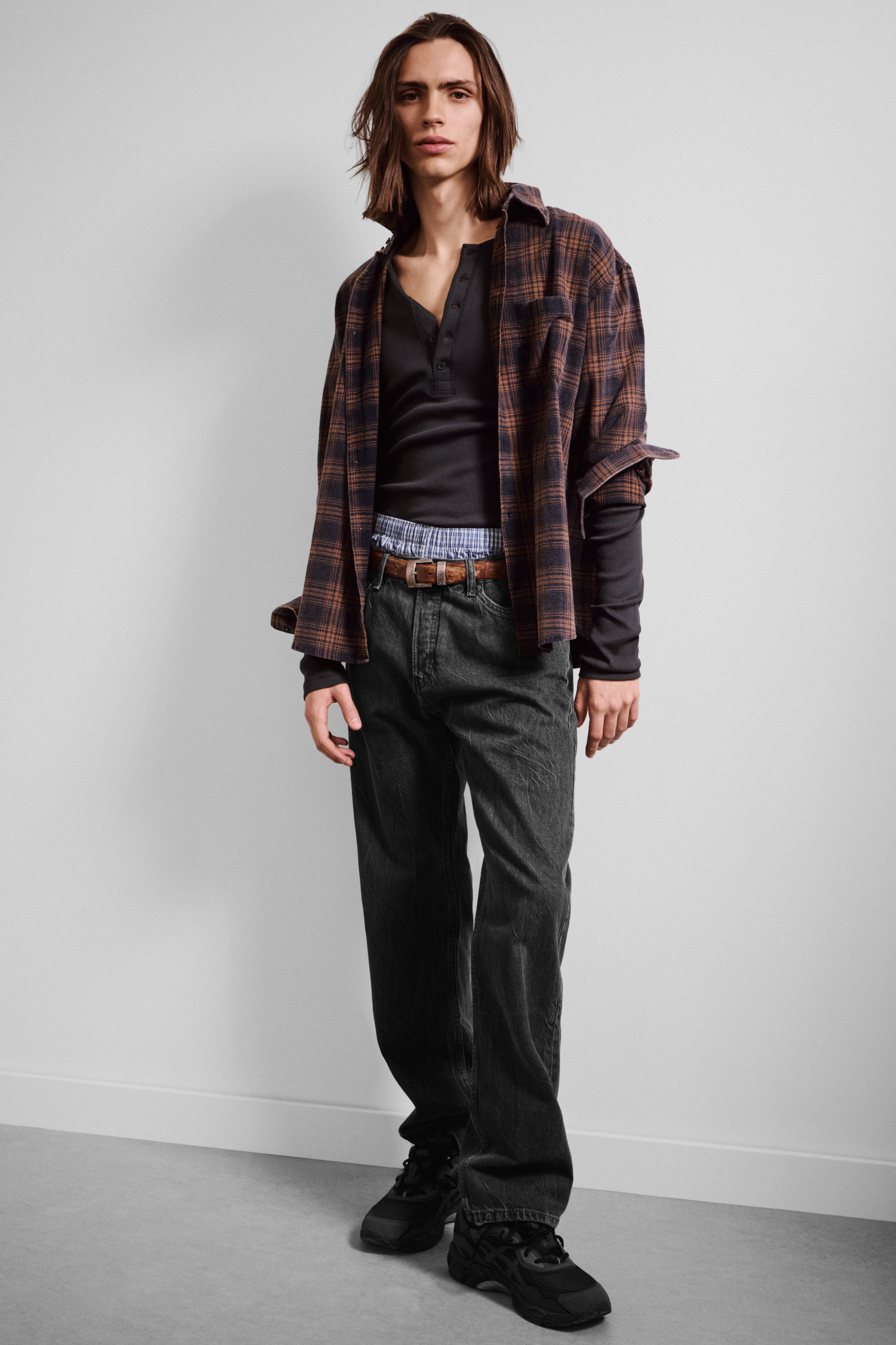 Risso Black - Black - Space Mid Rise Relaxed Straight Leg Jeans - 1