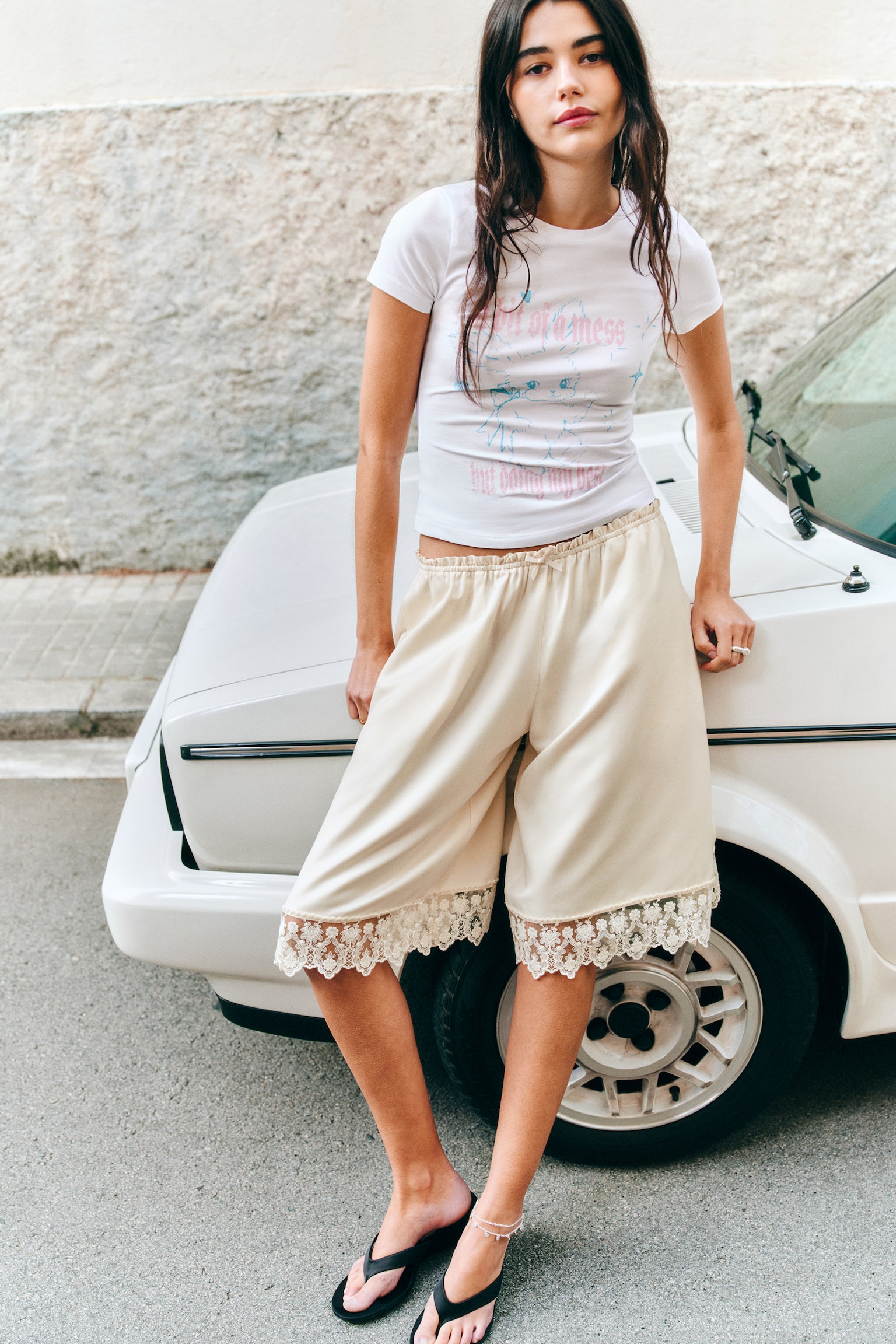 Pantaloncini in raso con pizzo-Bianco polvere - 1
