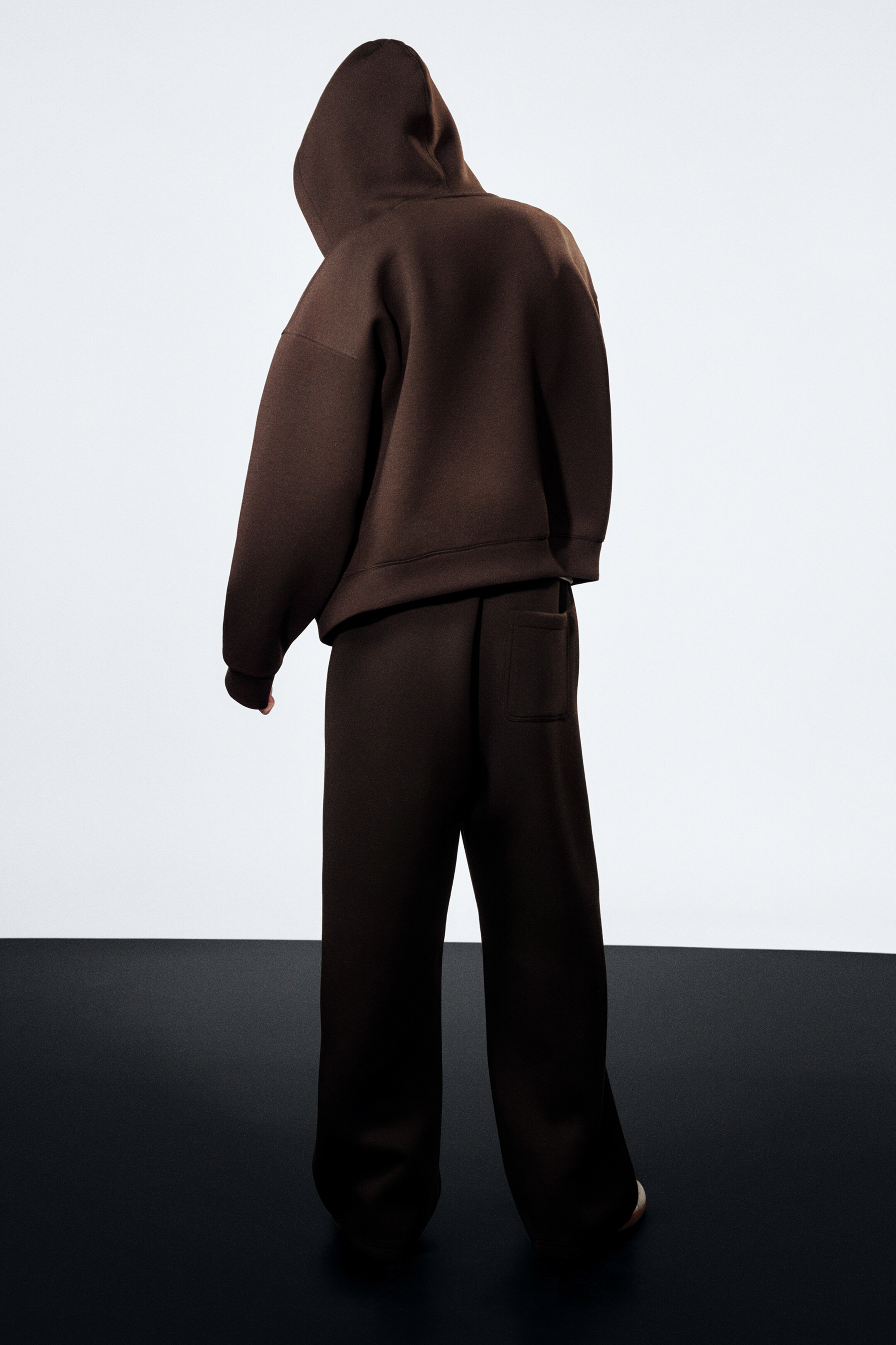 Agrandir l'image: Pantalon en textile façon néoprène Loose Fit - Marron foncé - HOMME | H&M CH 2