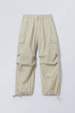 Dunkles Taupe - Fallschirmhose Nila - 0