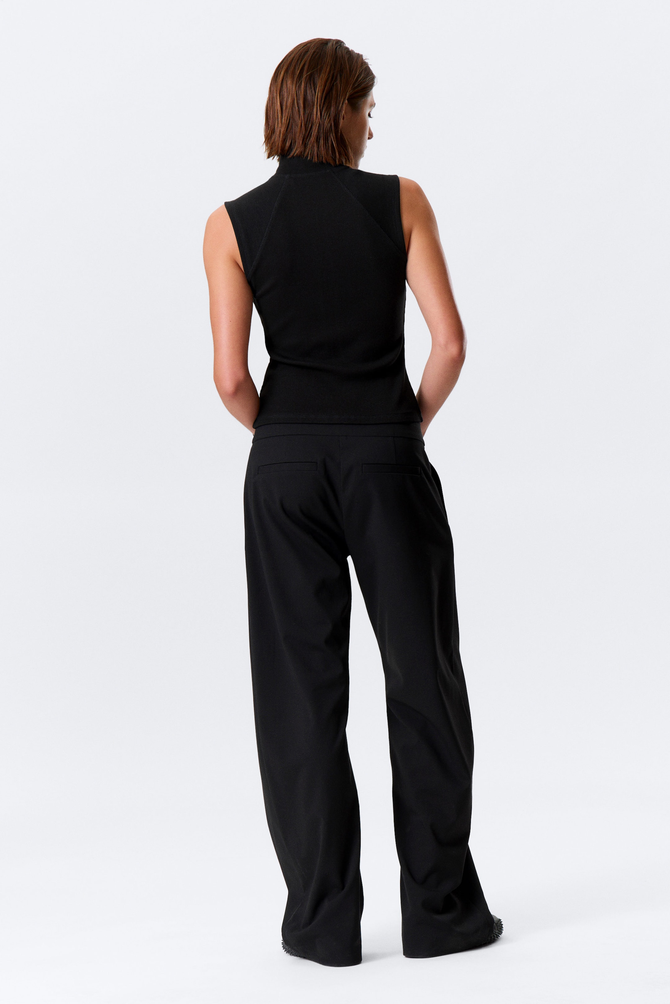 Black - Low-Rise Loose Barrel Suiting Trousers - 5