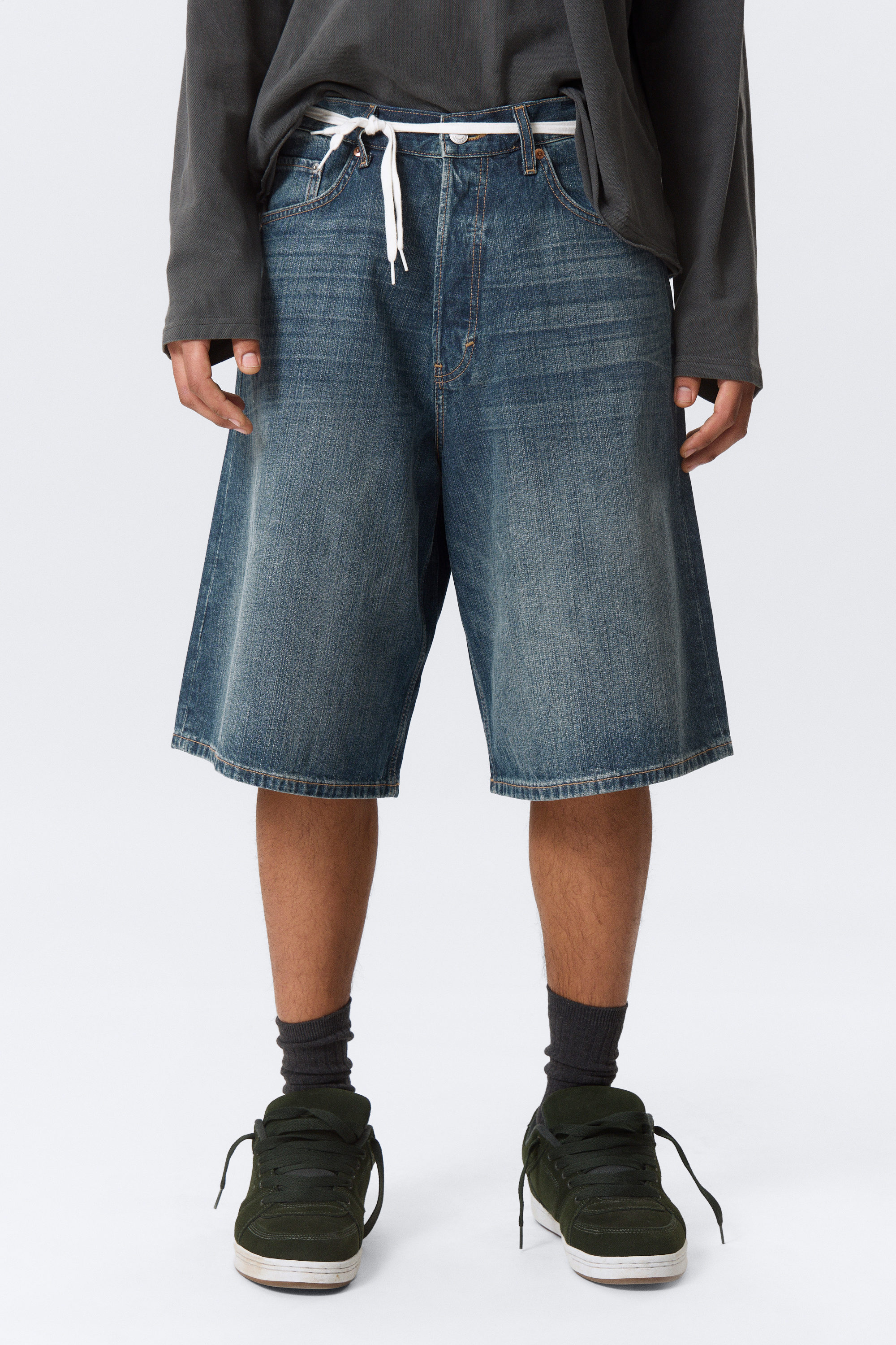 peggy low waist loose baggy leg denim shorts - Mid Blue - Medium