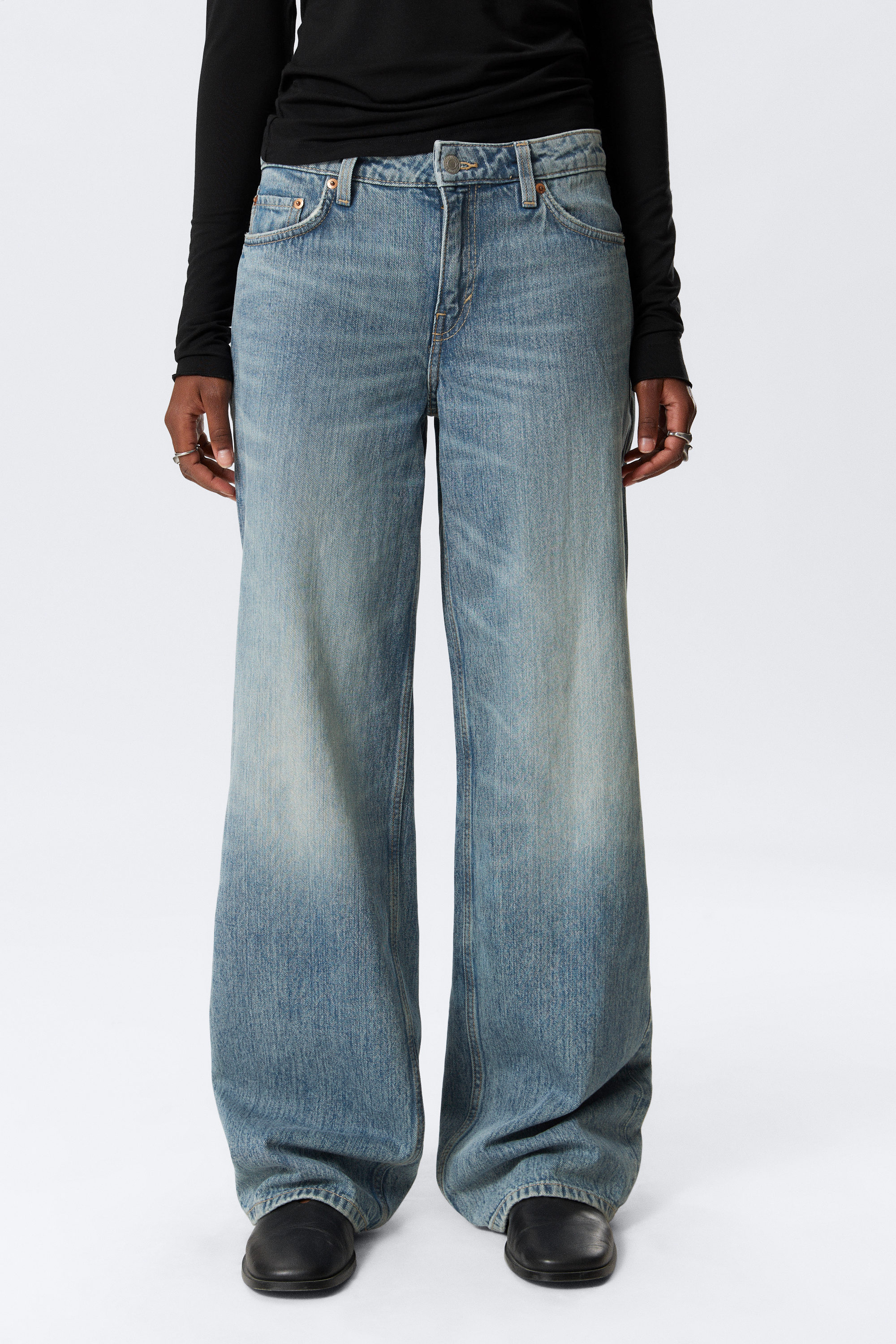 Blue Stream - Medium Blue - Ample Low Rise Loose Wide Leg Jeans - 2
