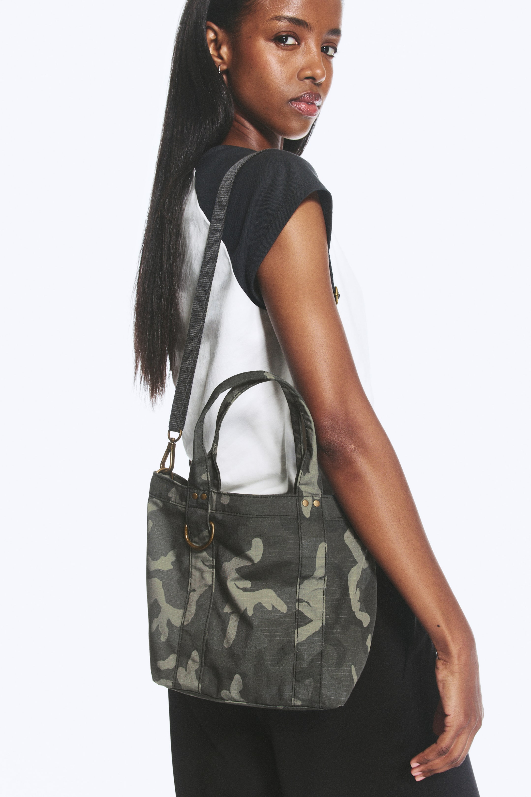 Ver imagem maior: Bolsa Mini Tote - Dark Khaki - Camouflage - SENHORA | H&M PT 1