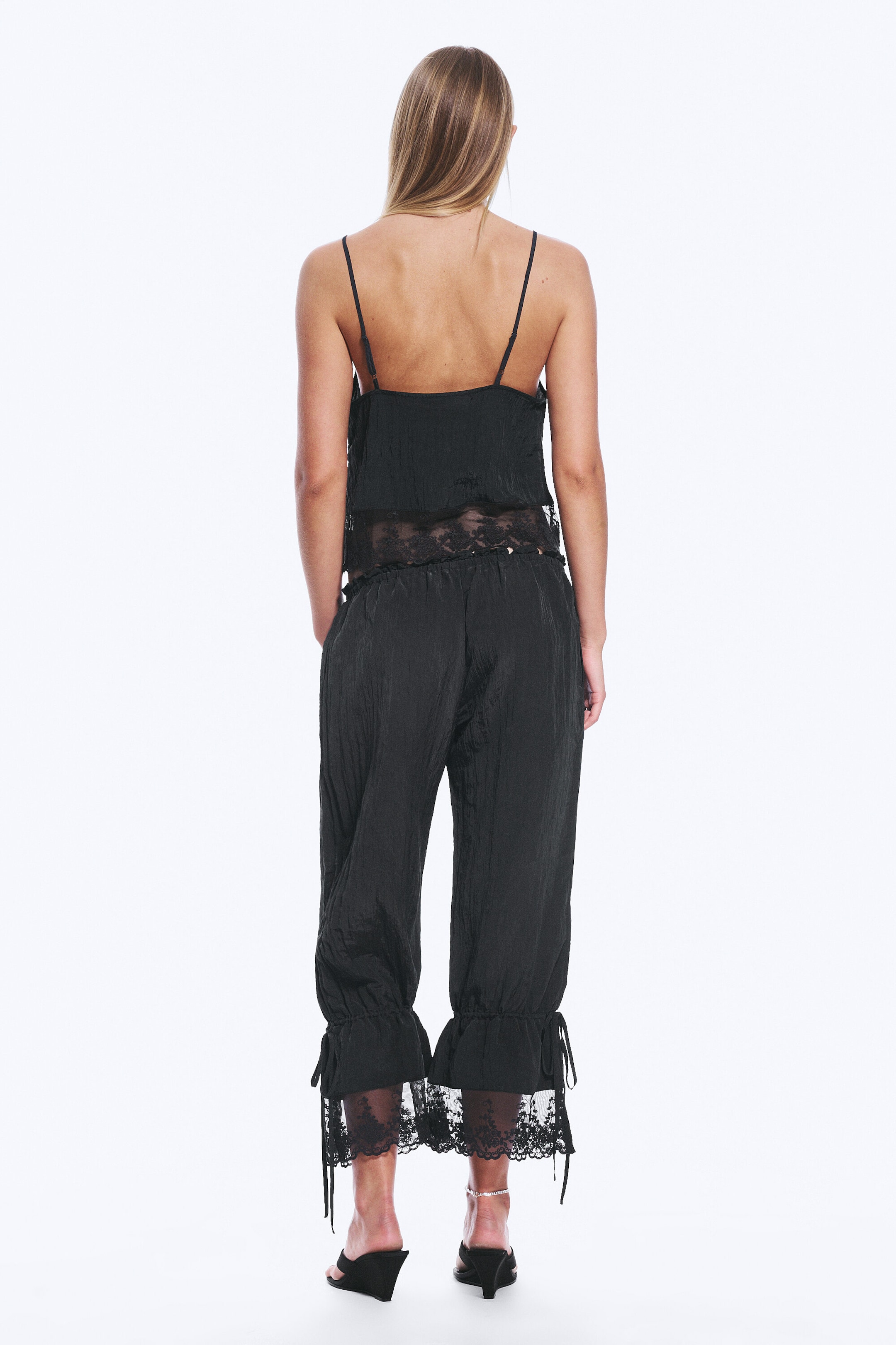 Svart - Rosabel lågmidjade lediga bloomers med spets - 3