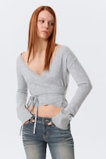 Grau meliert - Wickelstrickjacke mit V-Ausschnitt - 2