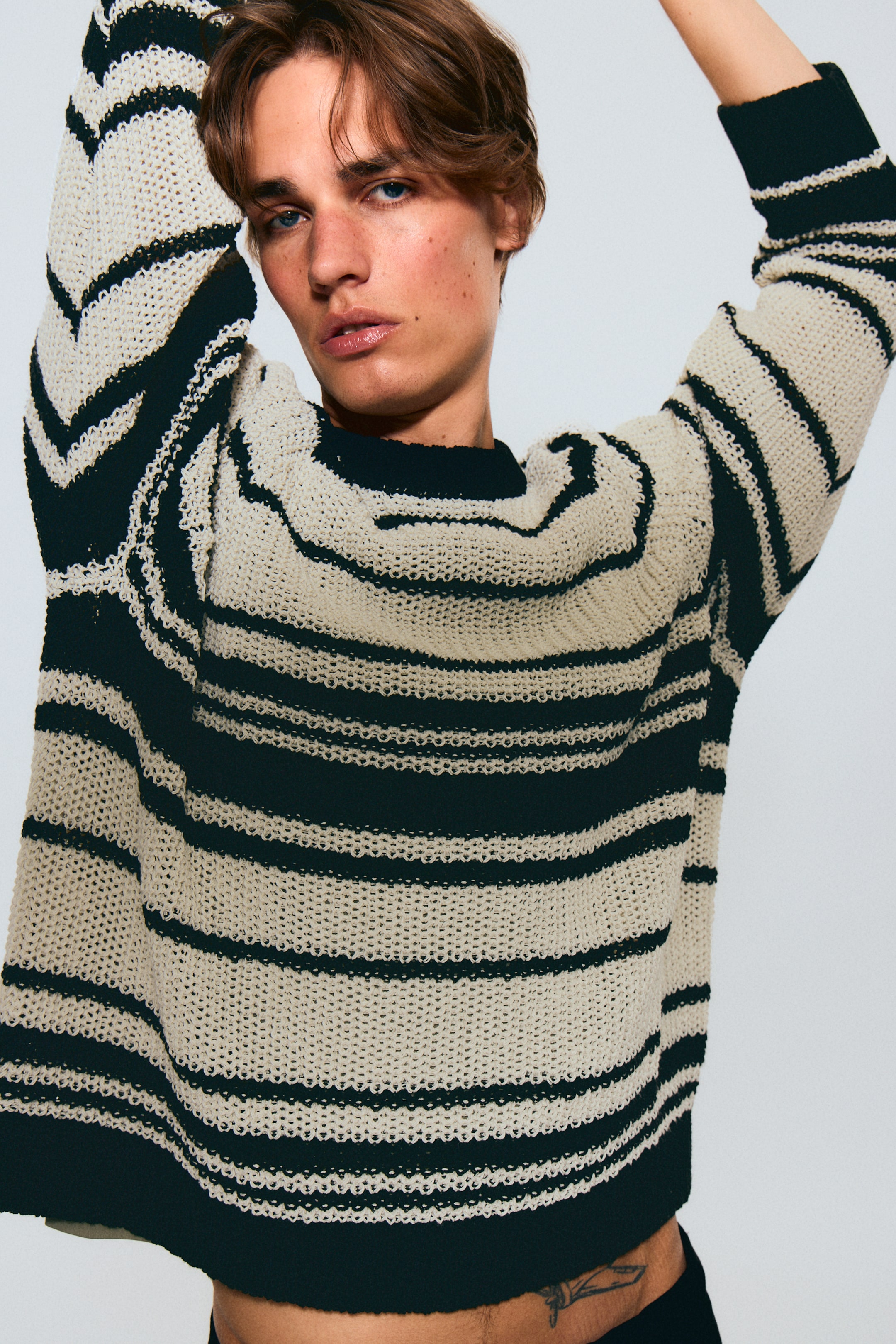 Größeres Bild ansehen: Gestreifter Strickpullover mit Raglanärmeln - Beige gestreift - Men | H&M DE 3