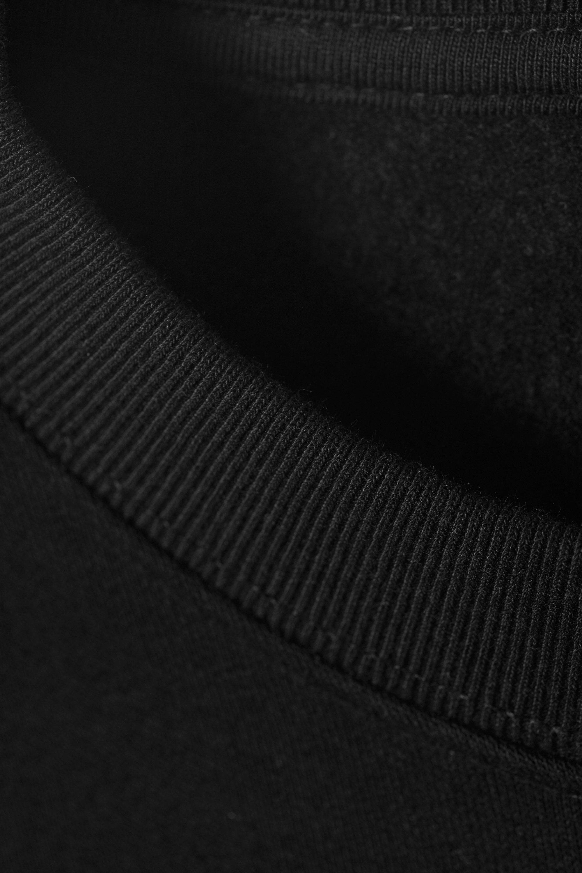 Black - Classic Sweatshirt - 4