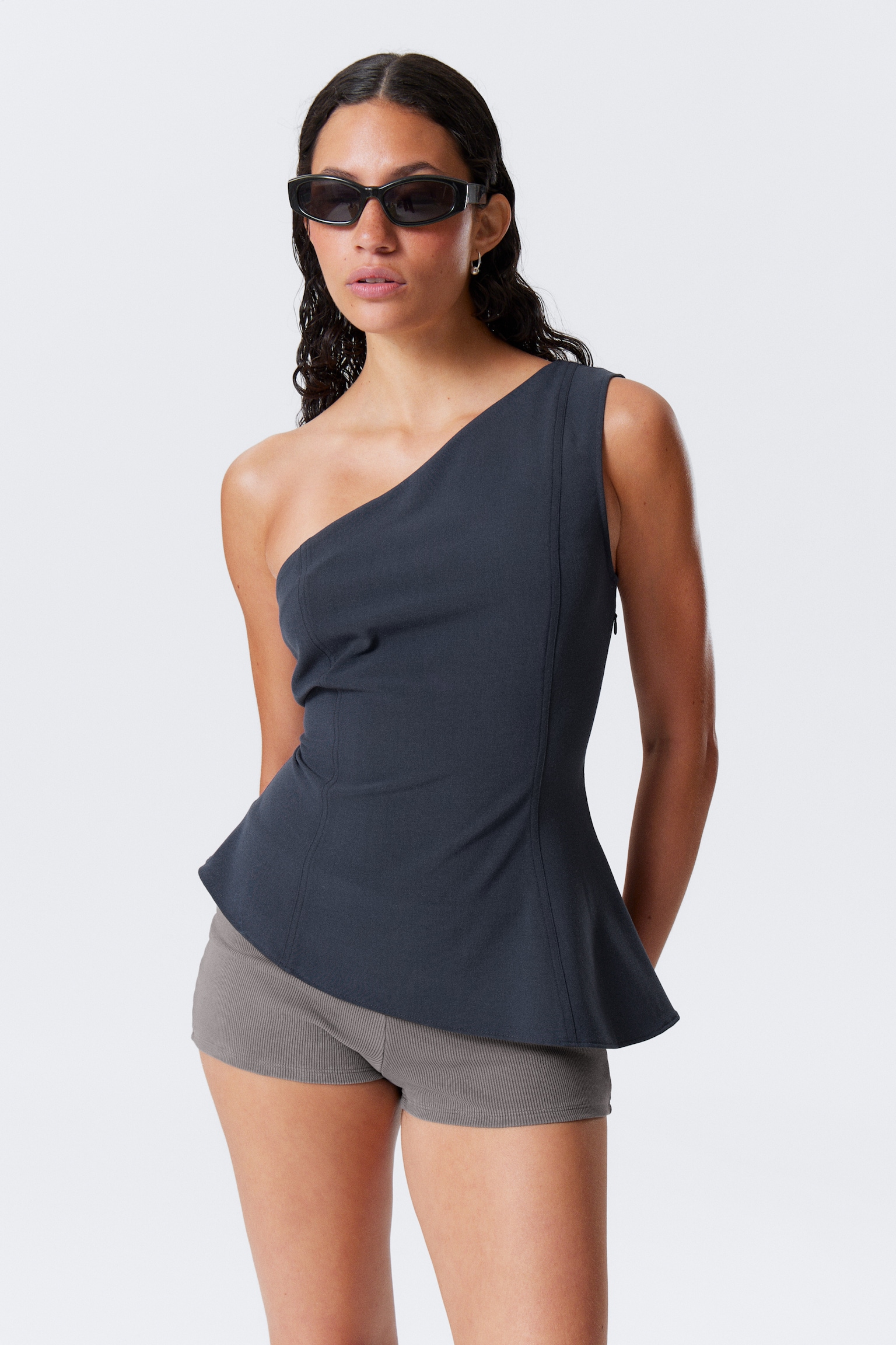 Top aderente asimmetrico - Blu scuro/Nero