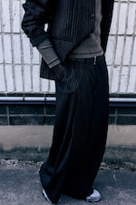 Schwarz gestreift - Banks - Oversized Anzughose aus Wollmix - 2