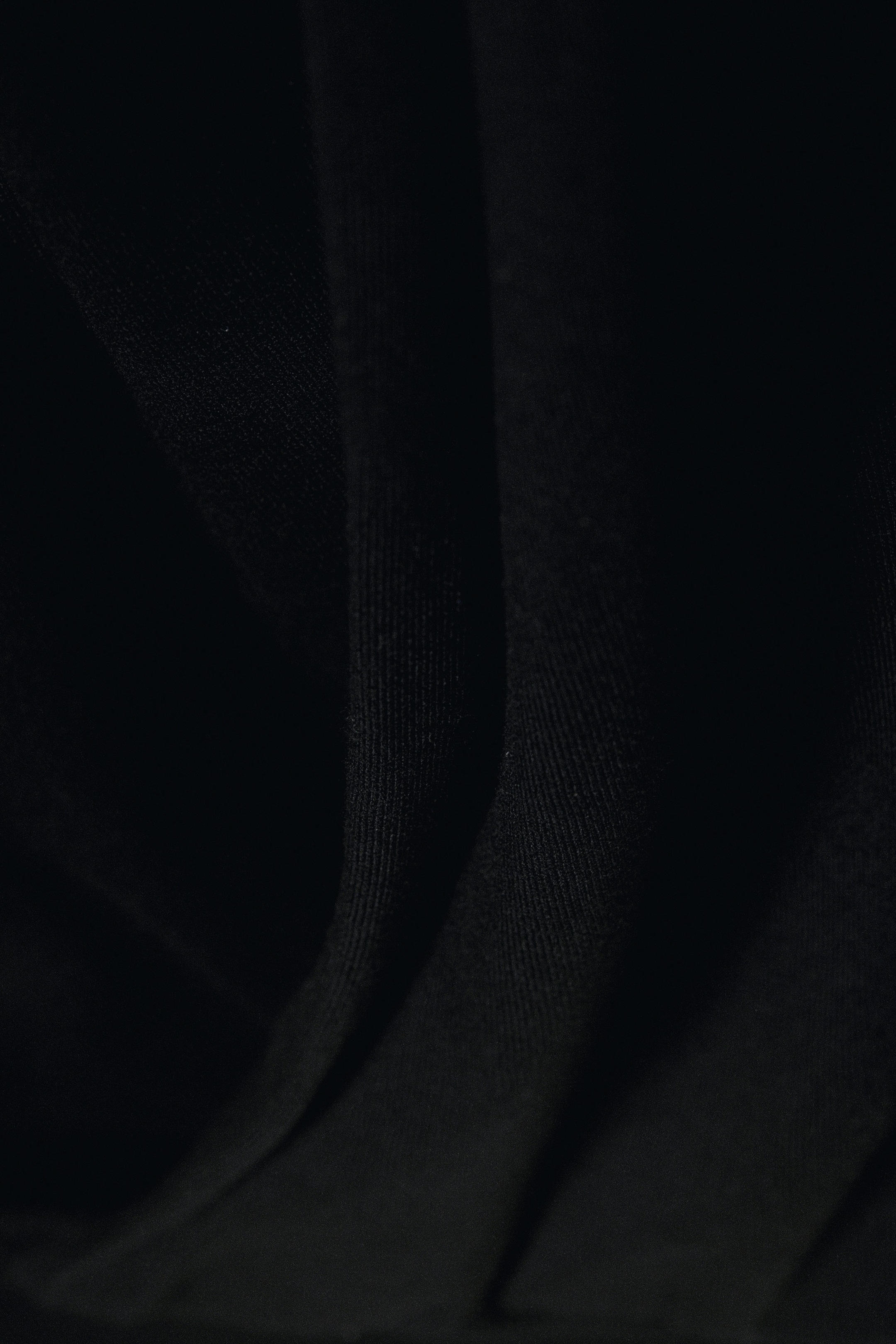 Schwarz - Drapiertes Neckholder-Oberteil aus Jersey - 4