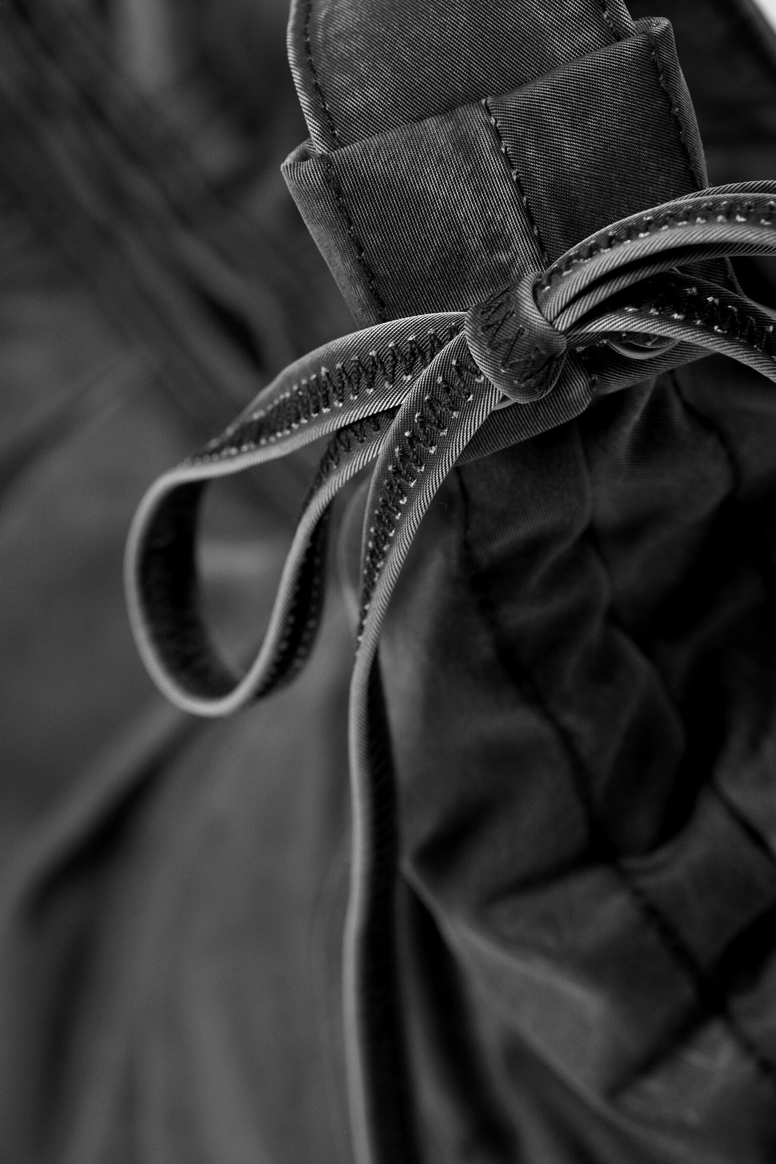 Crossbody-taske med rynker - Forvasket sort - 3