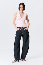 Hellrosa - Schmales, ärmelloses Top mit V-Ausschnitt - 1